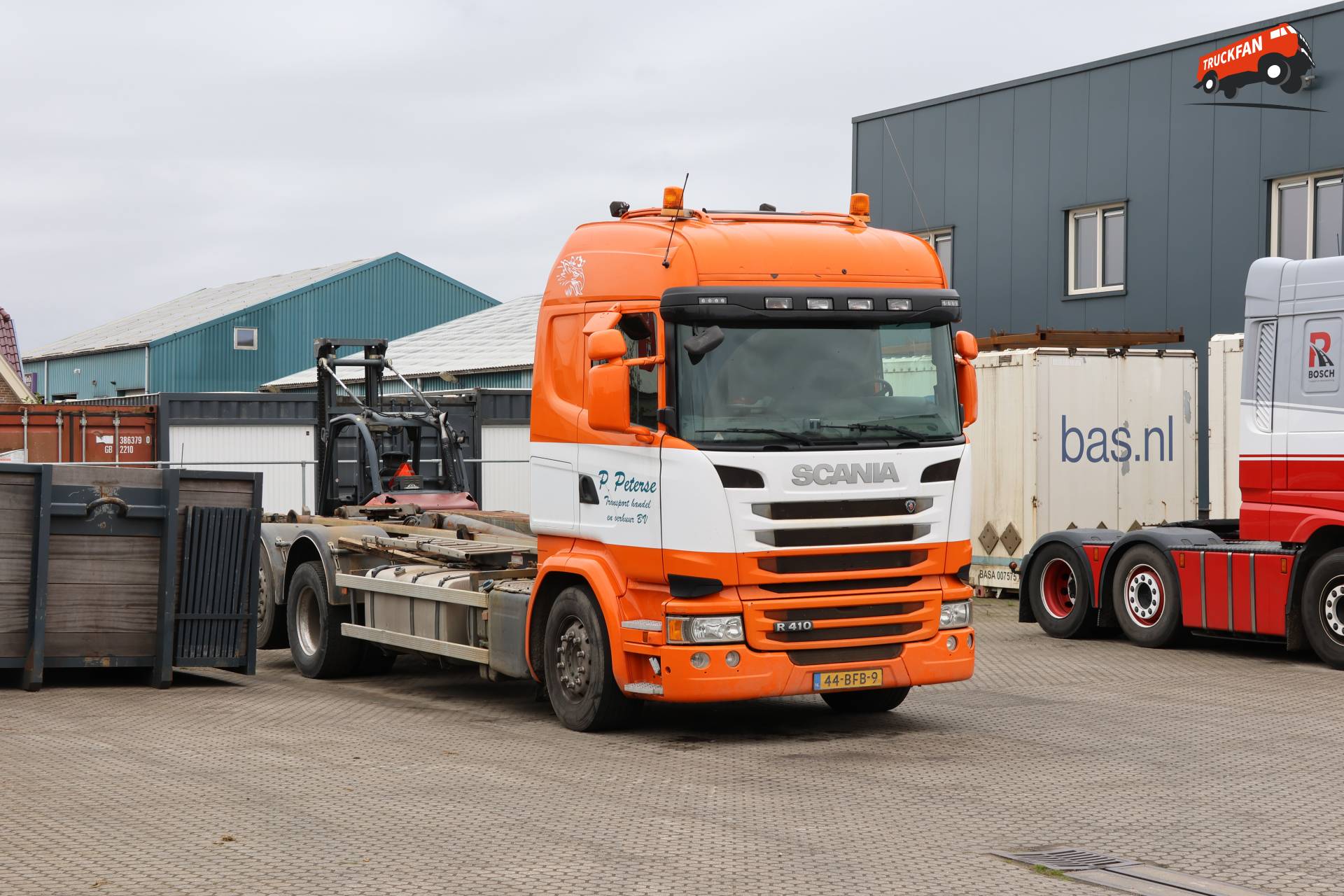 Scania R410 truck van P Peterse