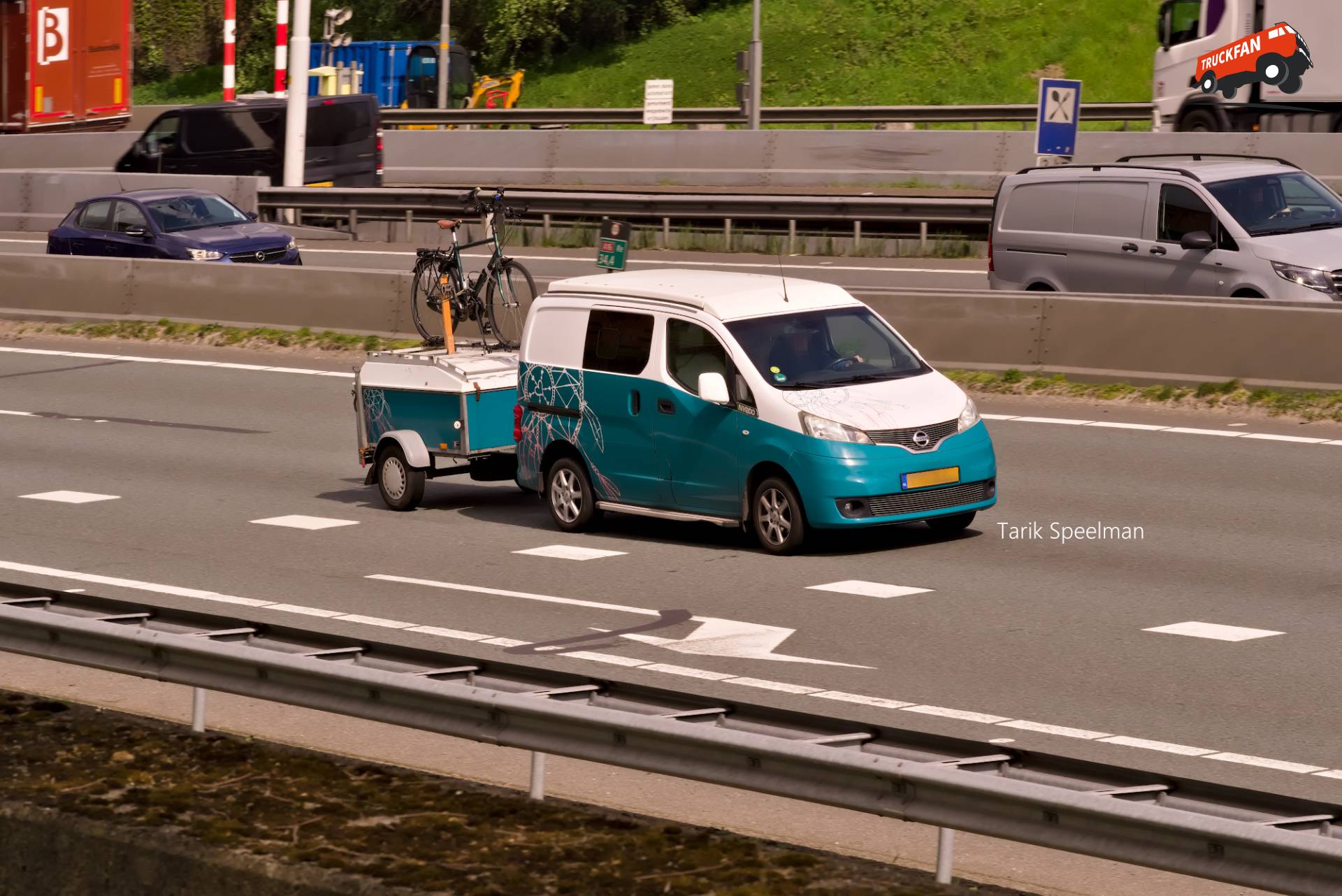 Nissan NV200 camper op A16