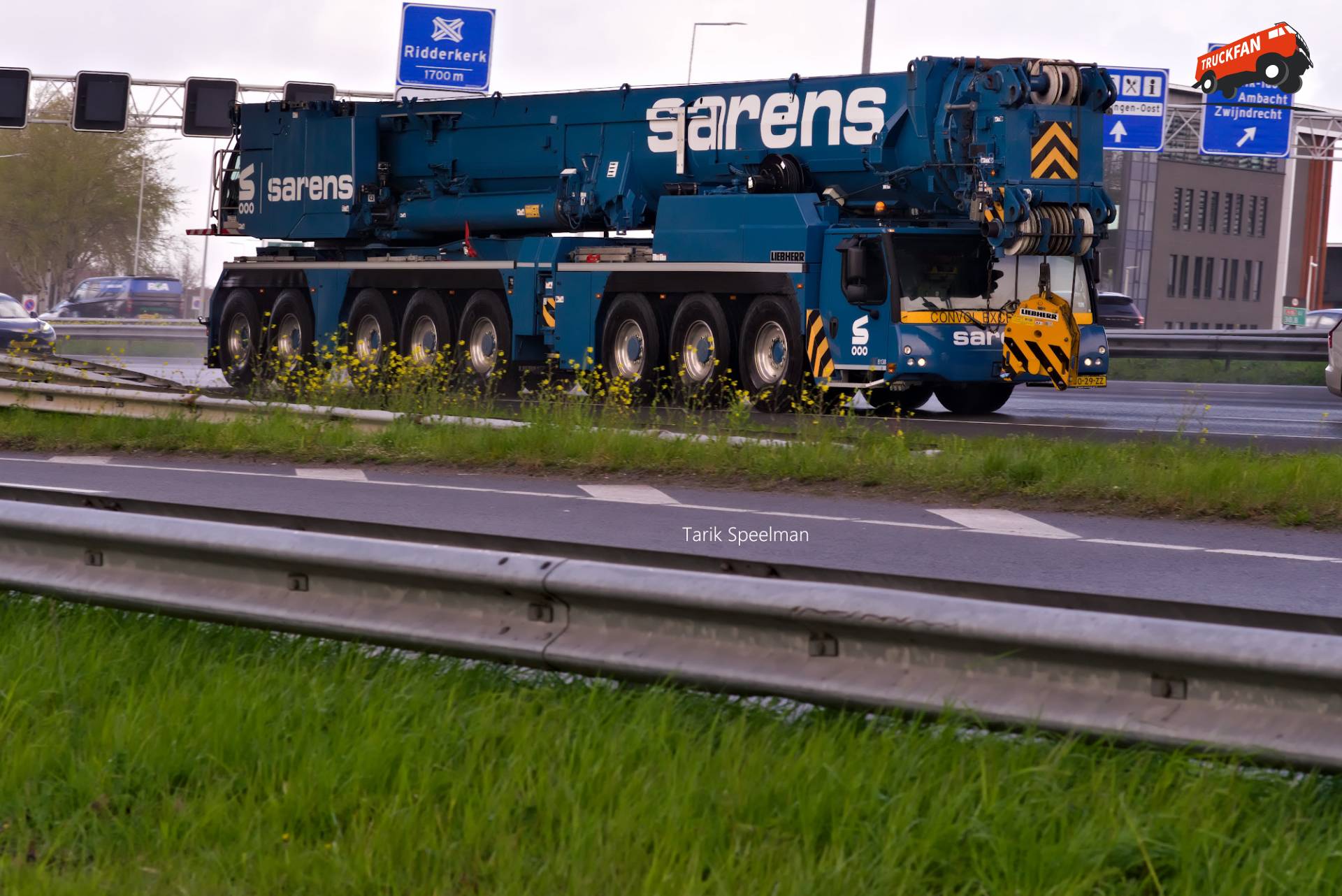 Hijskraan Liebherr LTM1650-8.1 op A16