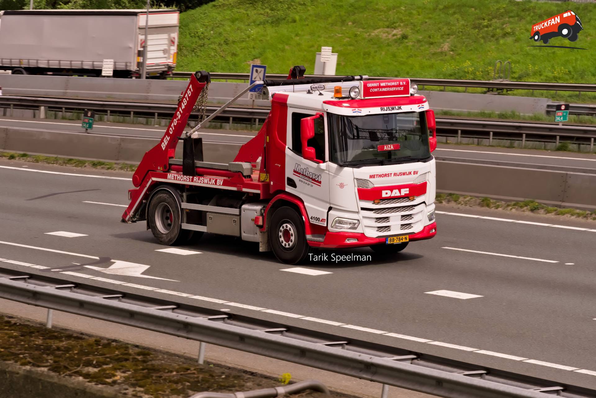 DAF XD vrachtwagen BB-784-N op A16 locatie