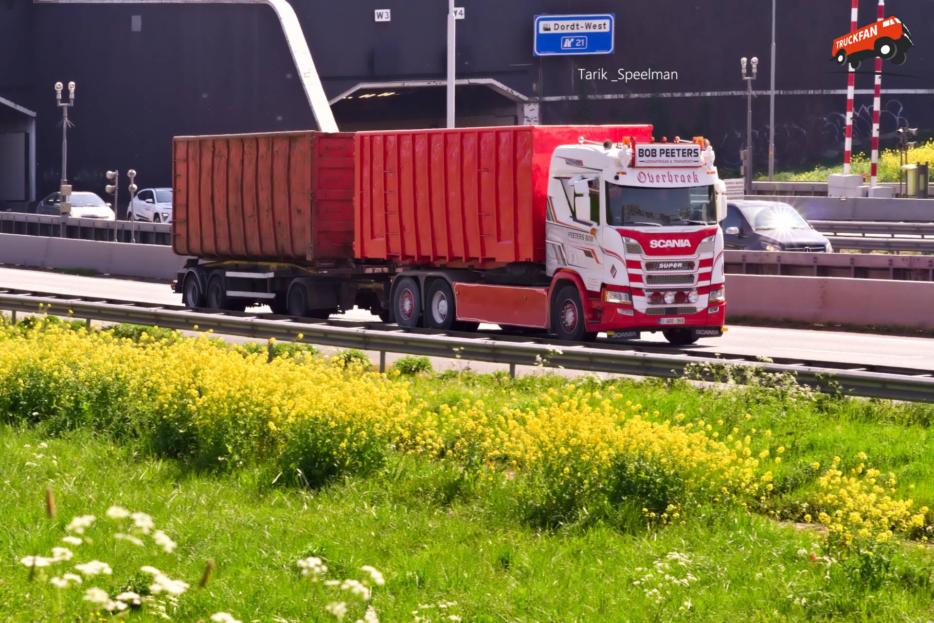 Scania R-serie vrachtwagen 1-WBE-966 op A16