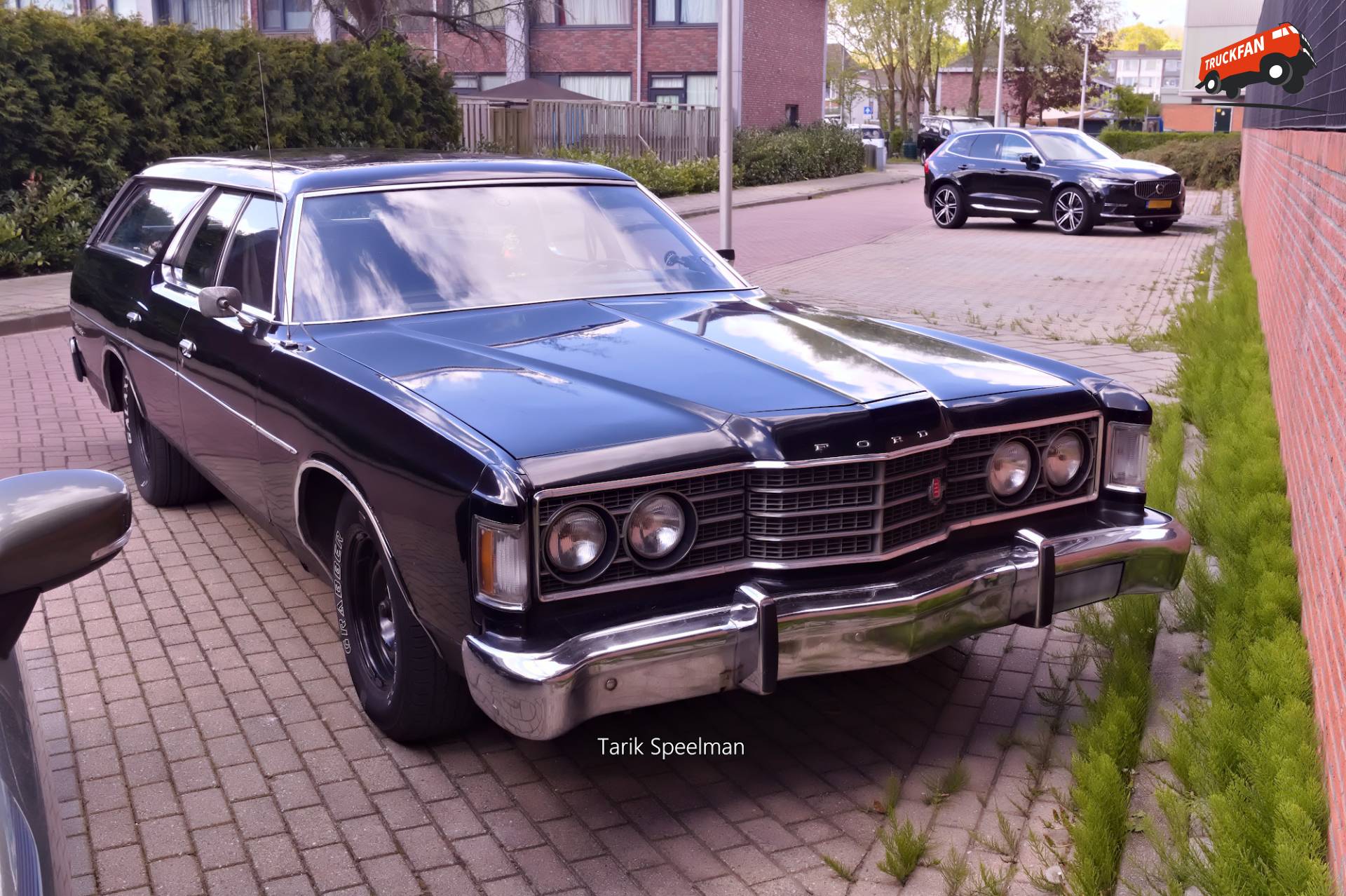 Ford Country Sedan personenauto in Zwijndrecht