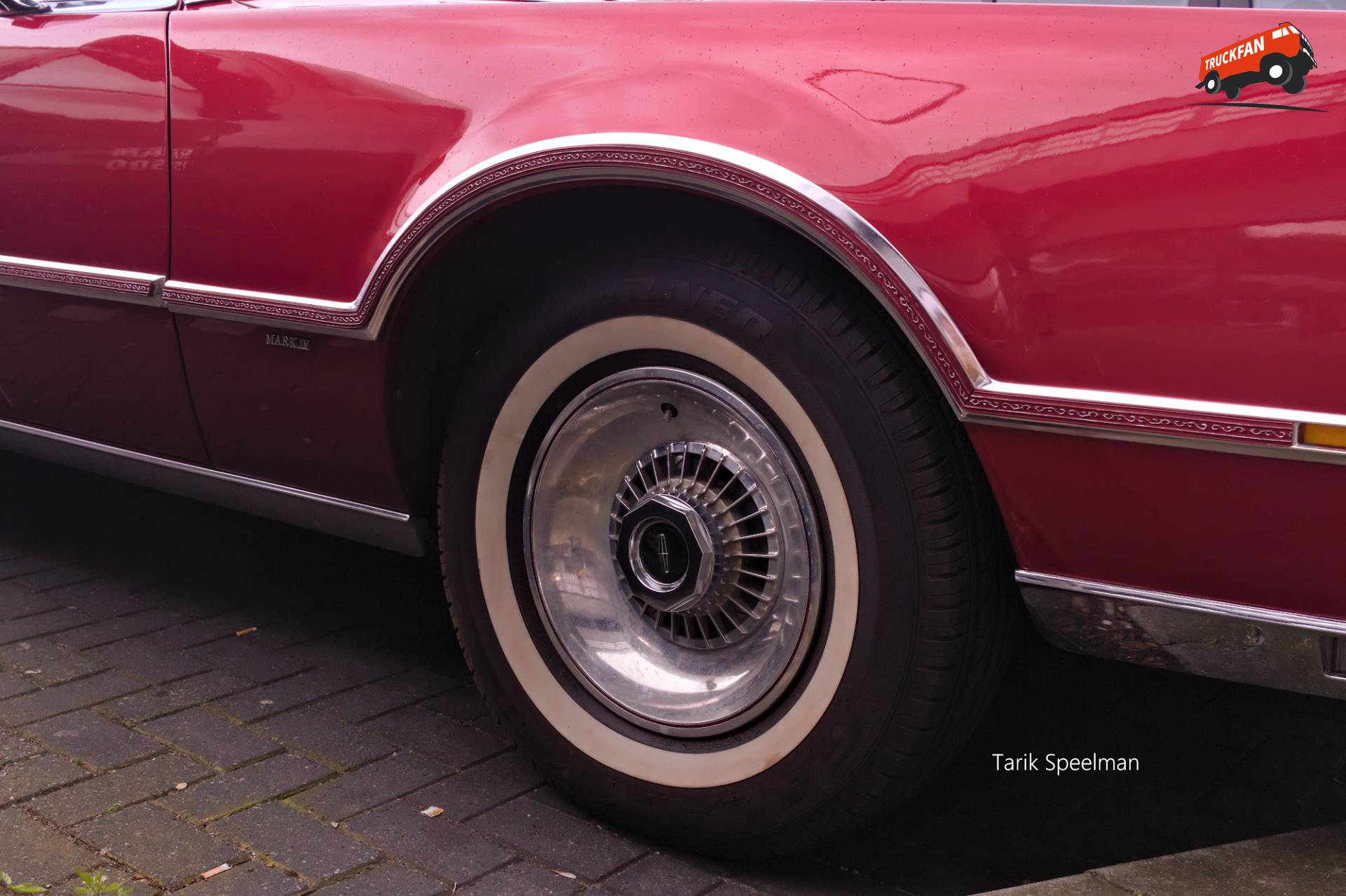 Cadillac Continental personenvervoer in Zwijndrecht