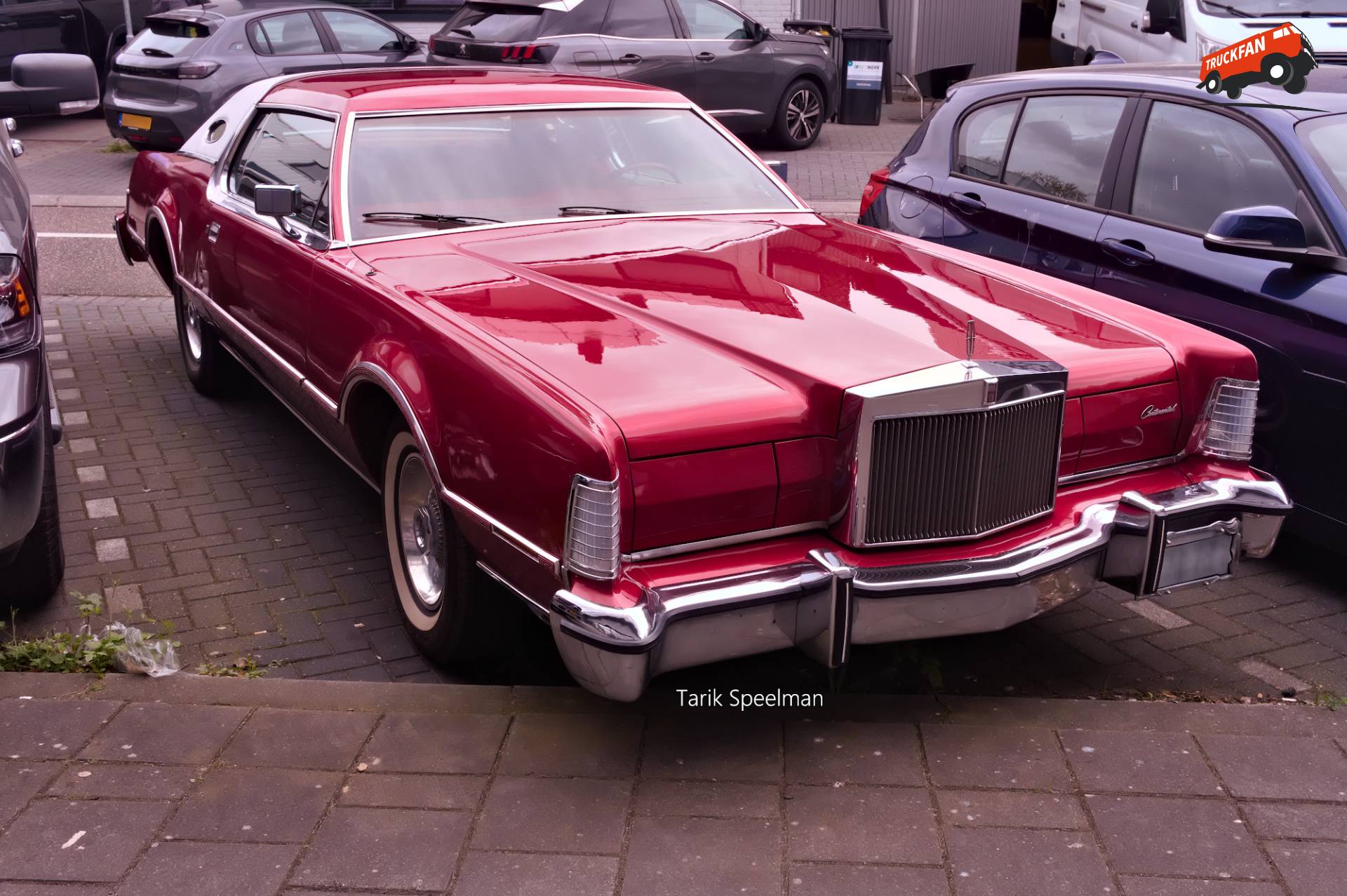 Cadillac Continental personenvervoer in Zwijndrecht