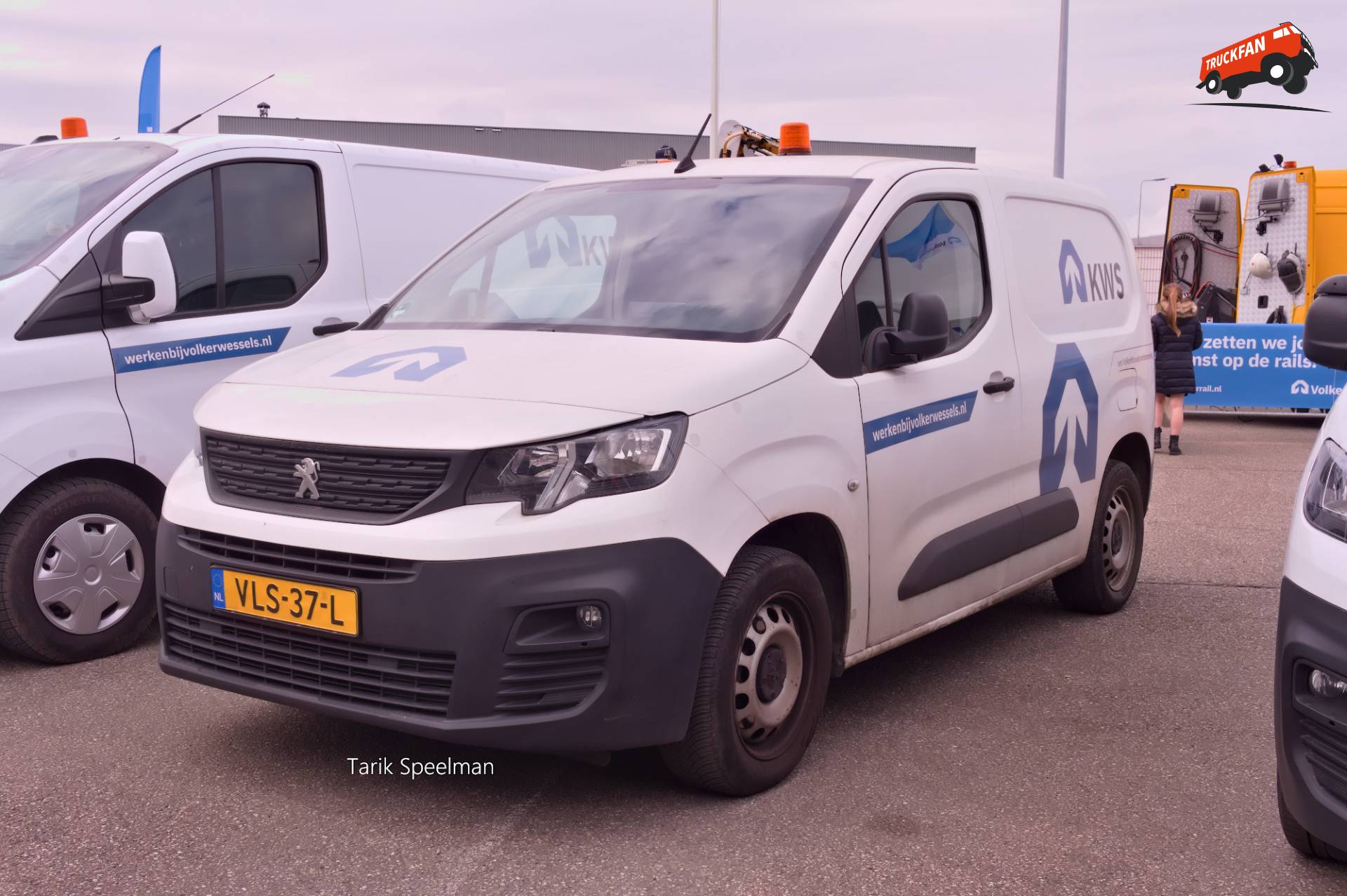 Peugeot Partner bestelbus met kenteken VLS-37-L