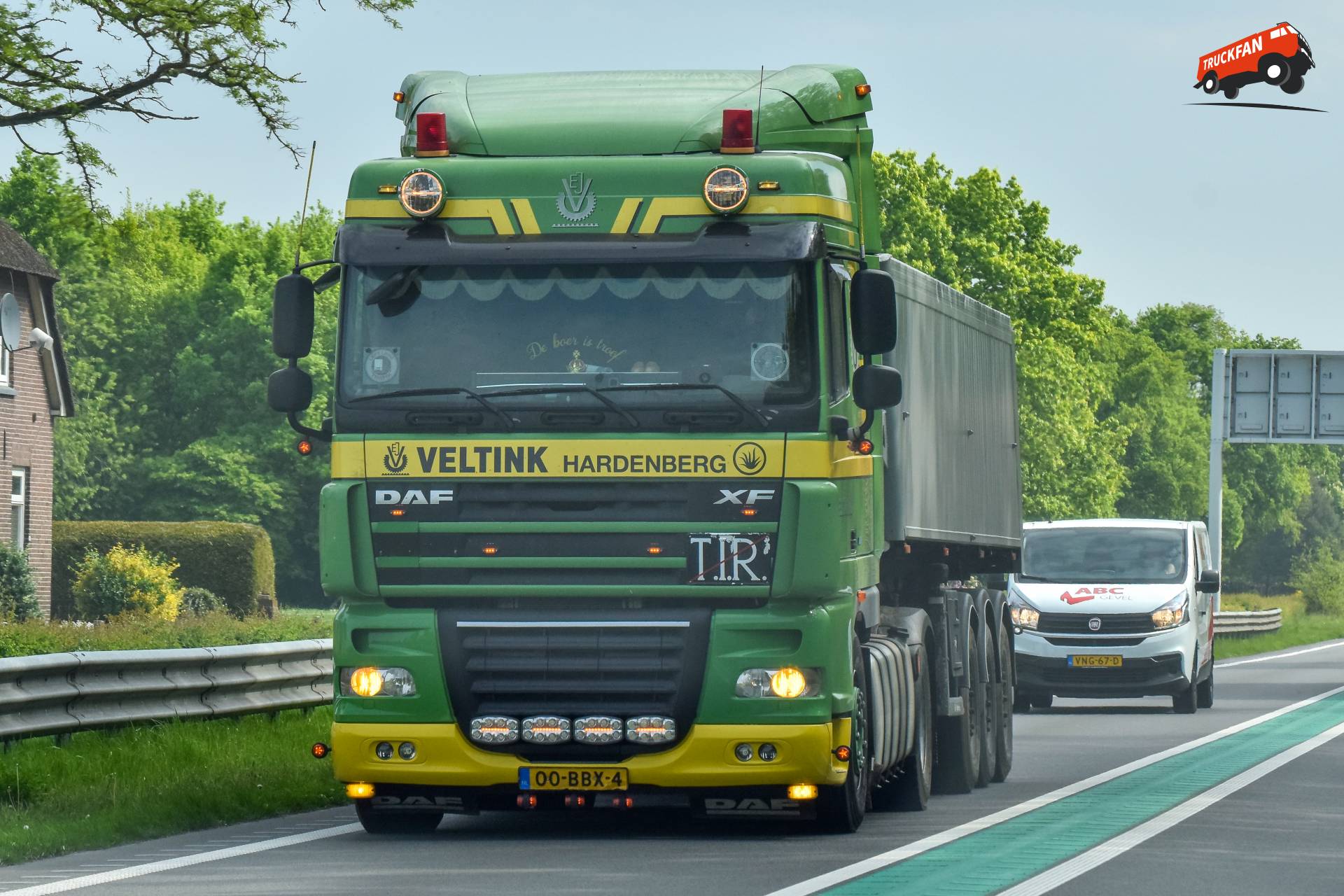 DAF XF105 Veltink Hardenberg