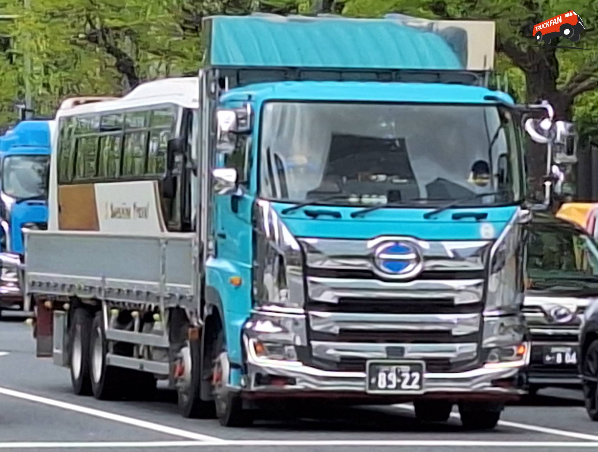 Hino Profia met open laadbak