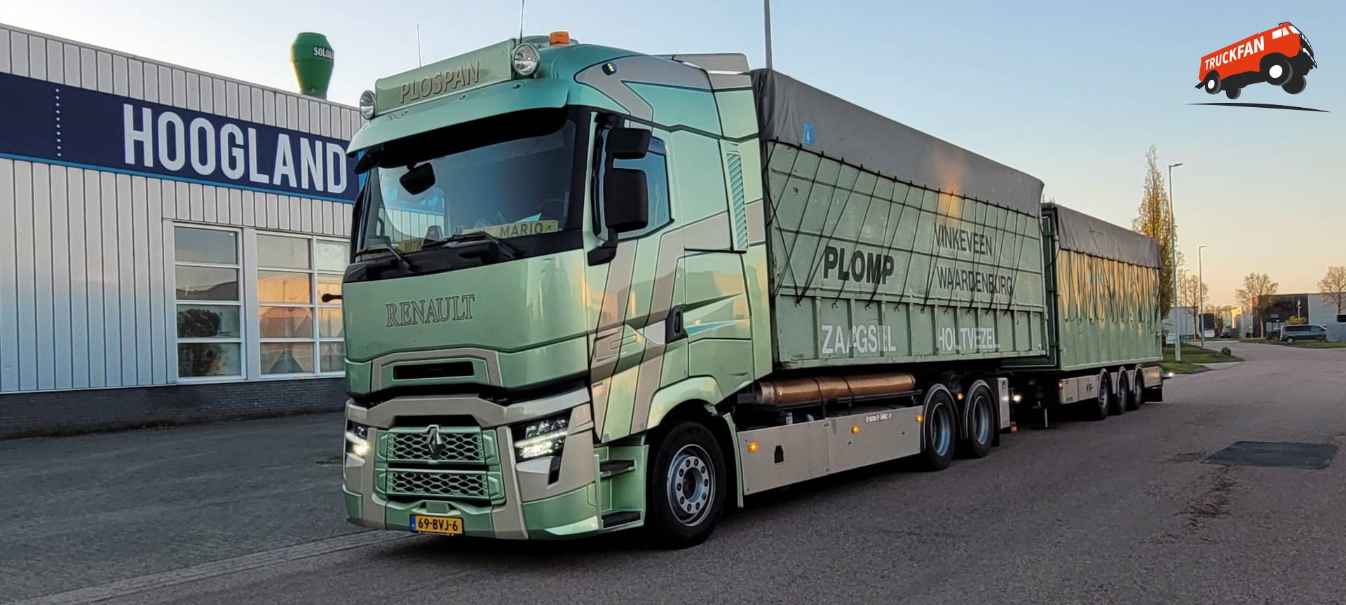 Renault T-serie vrachtwagen bij Plomp