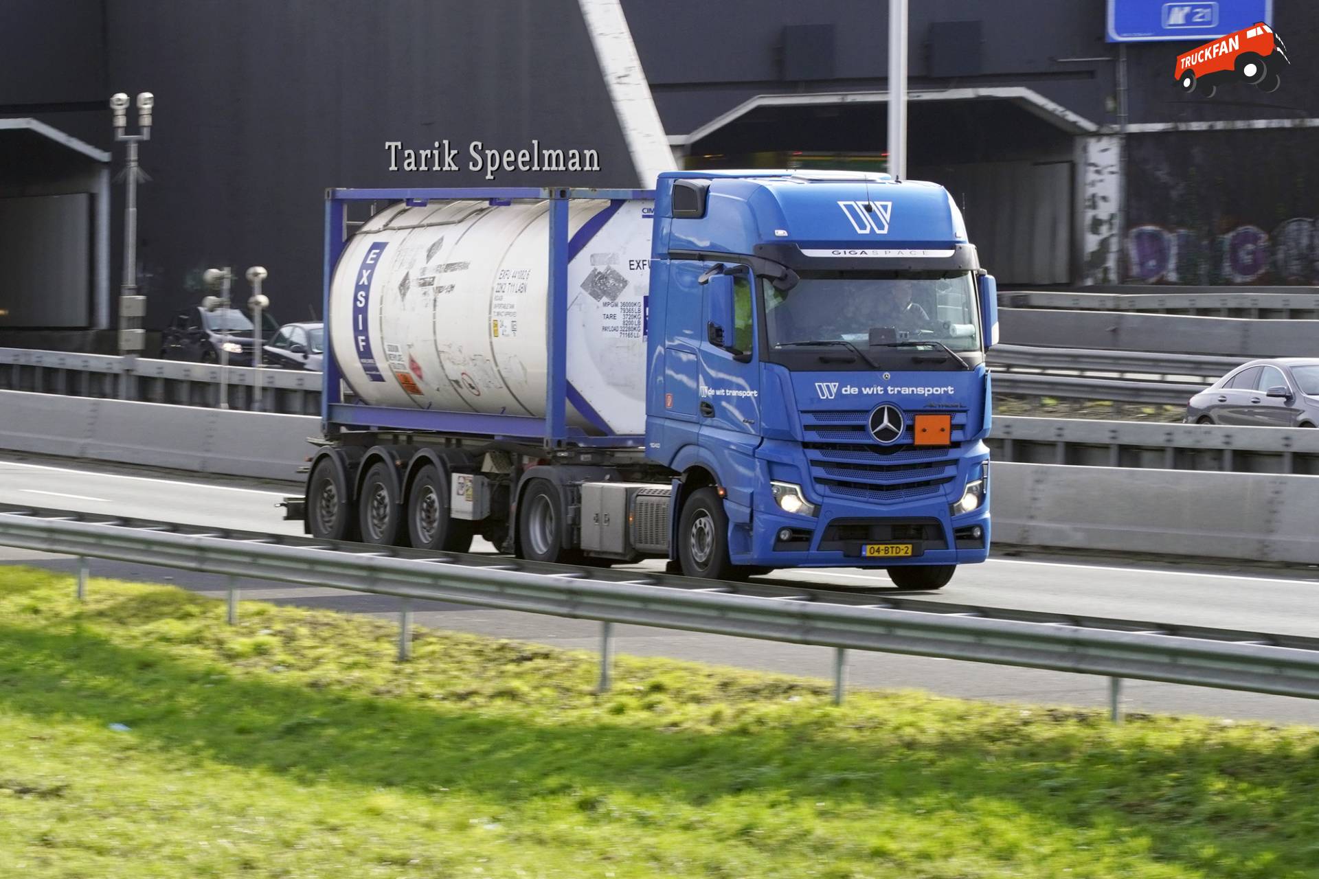 1040, Mercedes-Benz Actros L MP5 met kenteken 04-BTD-2