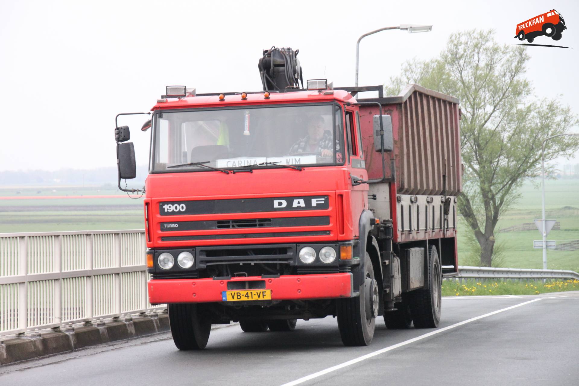 DAF 1900 vrachtwagen van een oudijzerhandelaar