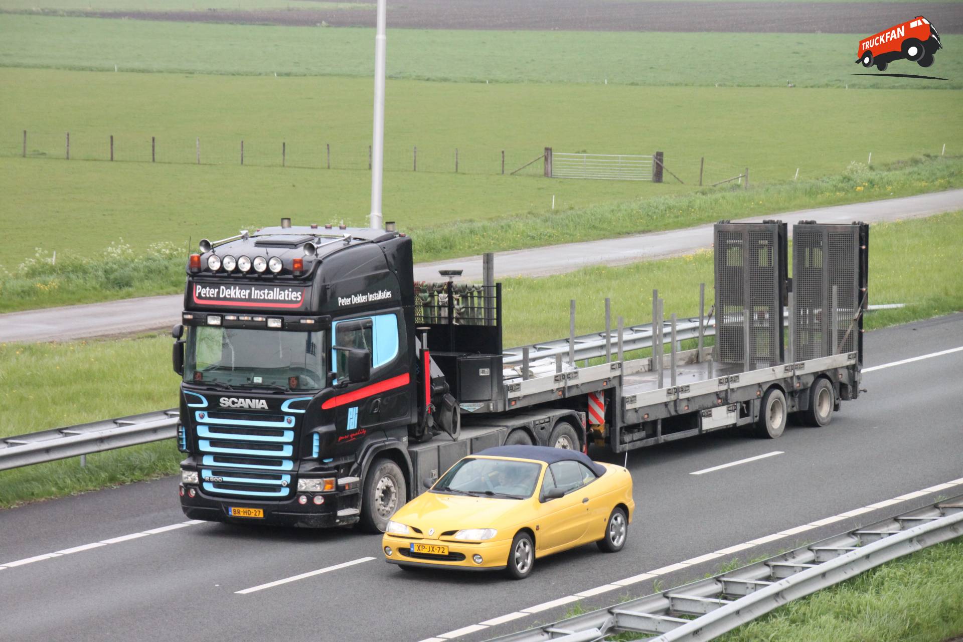 Scania R500 vrachtwagen bij Peter Dekker Installaties