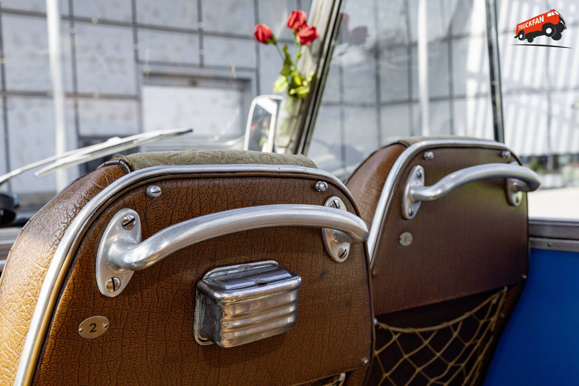 Setra touringcar model S 8 uit 1951
