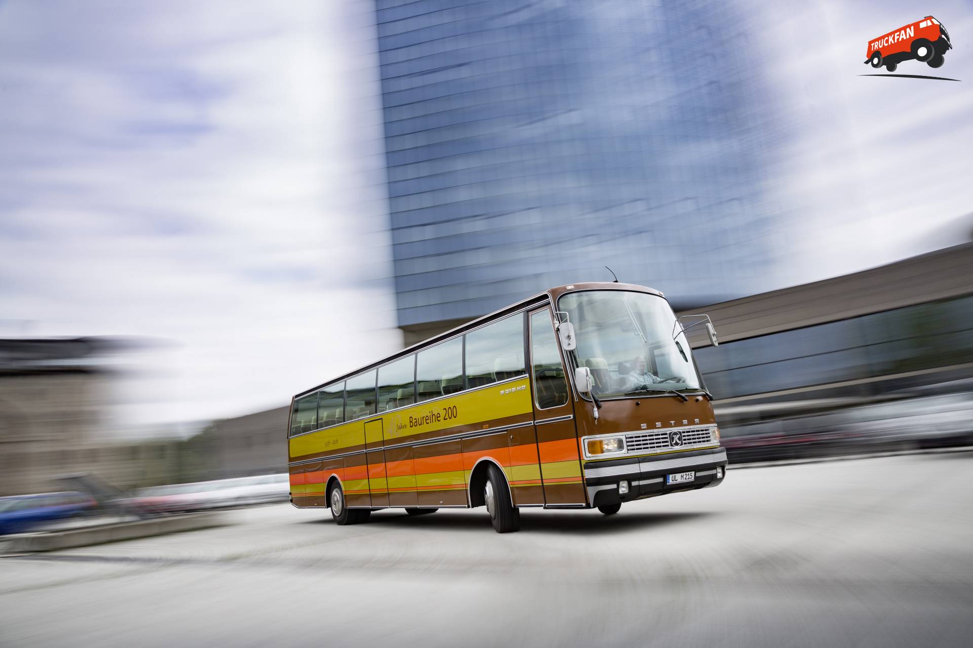 Setra S215HD uit 1976