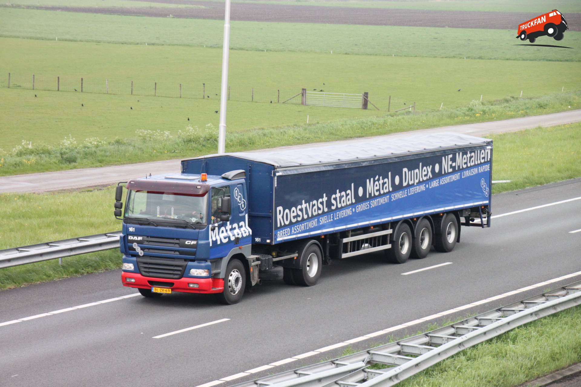 DAF CF85 truck by MCB on May 1, 2012
