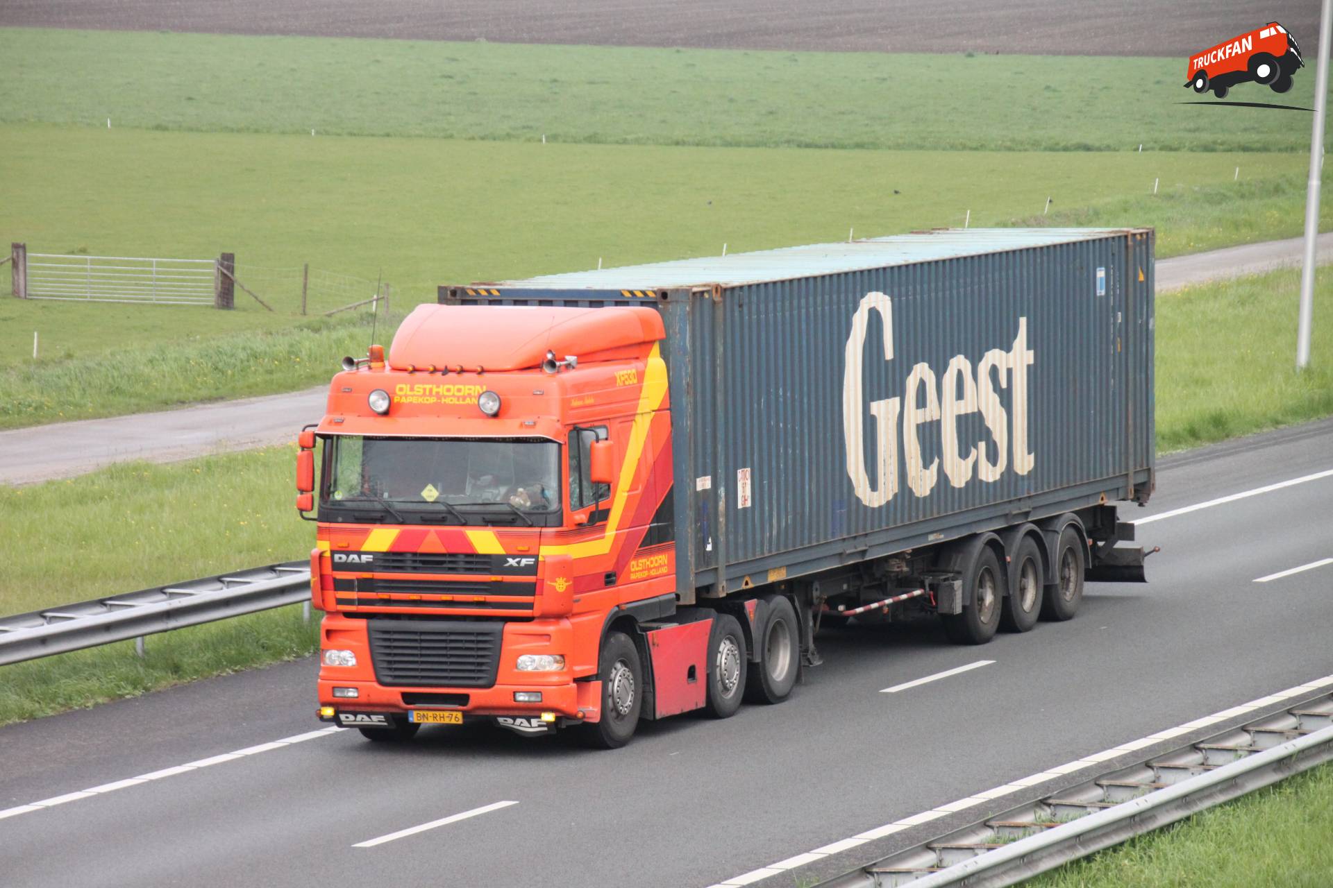 DAF XF95 vrachtwagen van Olsthoorn