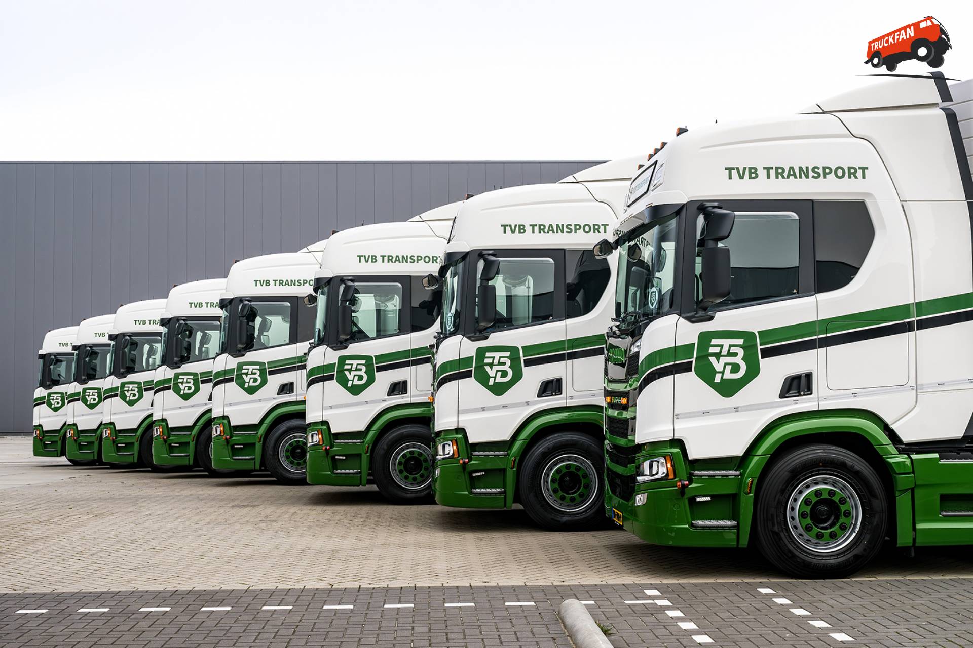 Acht nieuwe Scania 460R trekkers bij TVB Transport