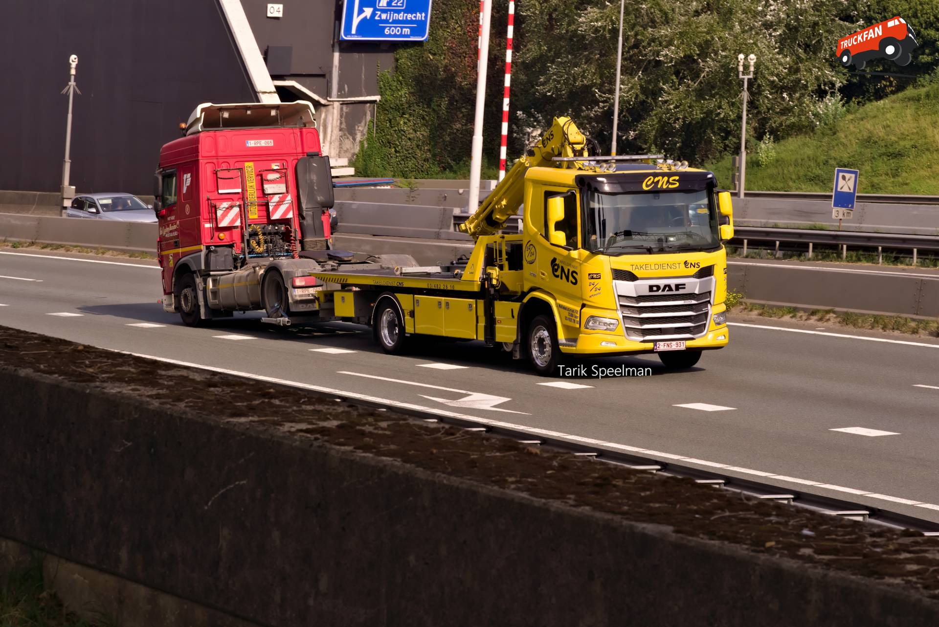DAF XD bergingsvoertuig op A16