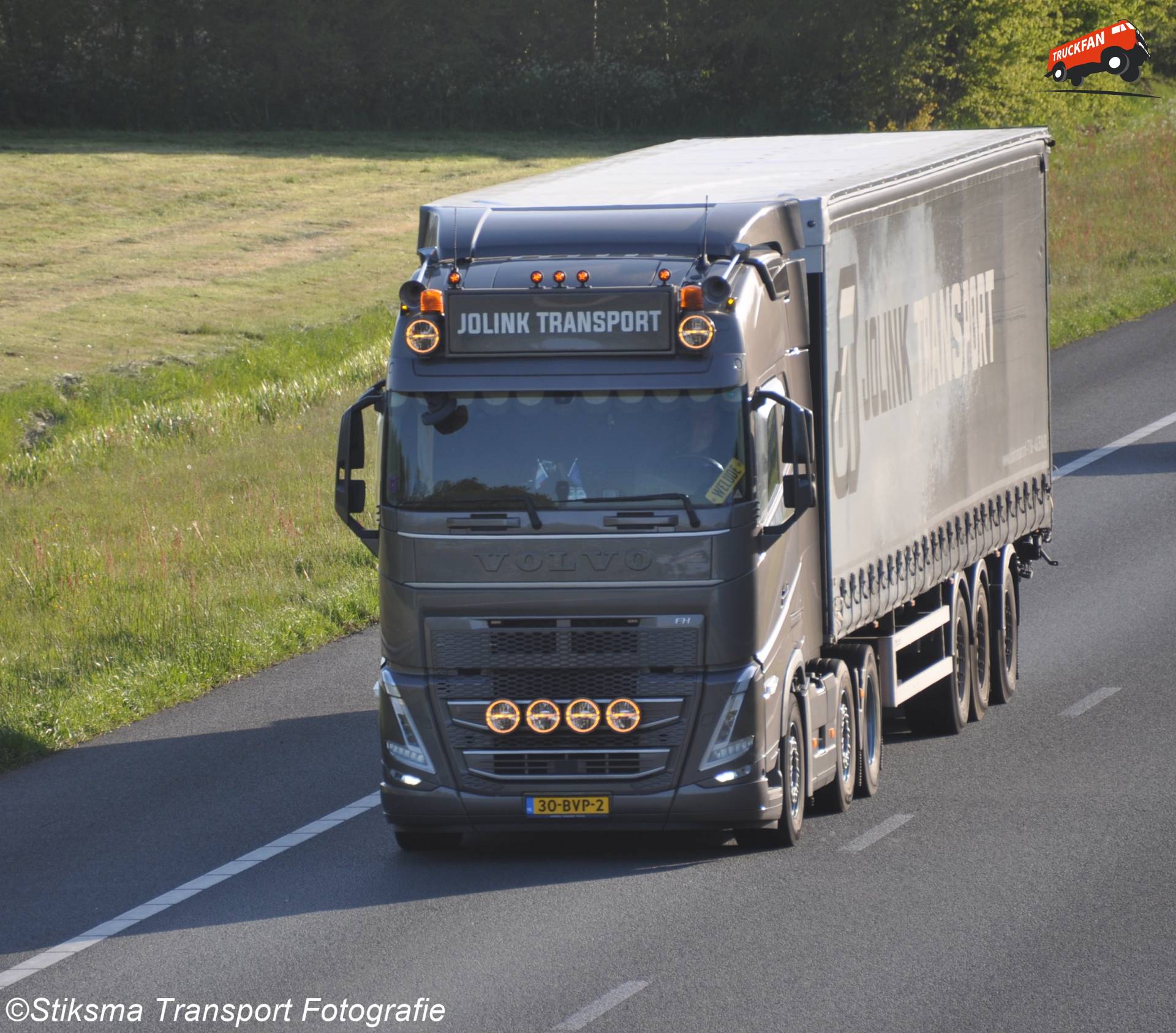 Volvo FH 5e generatie vrachtwagen van Jolink Transport