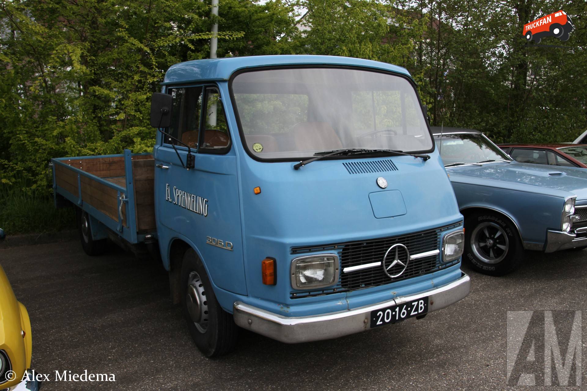 Mercedes-Benz L306 van Fa. Sprenkeling in Minnertsga