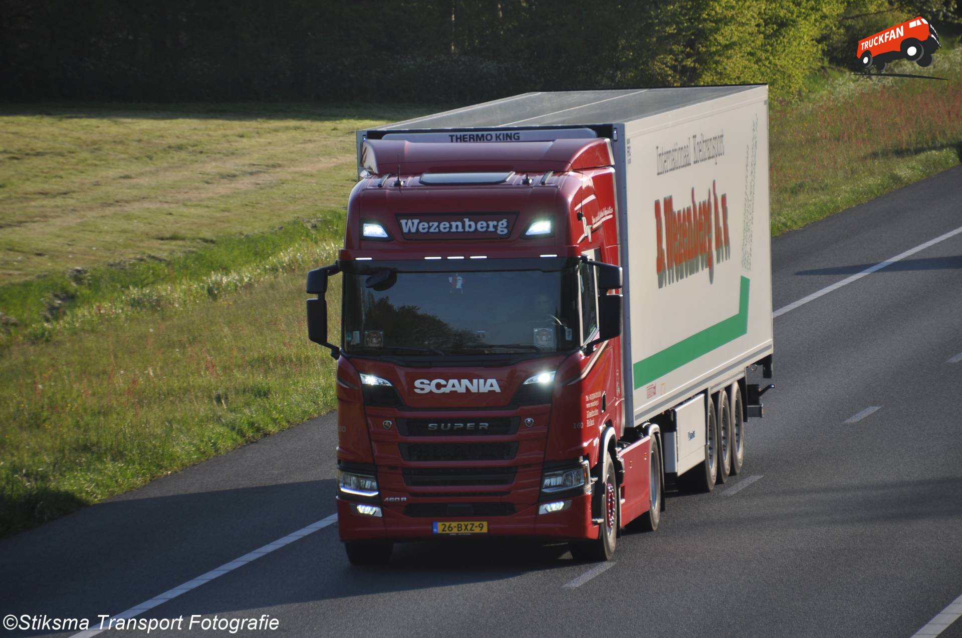 Scania R460 vrachtwagen van Wezenberg B.V.