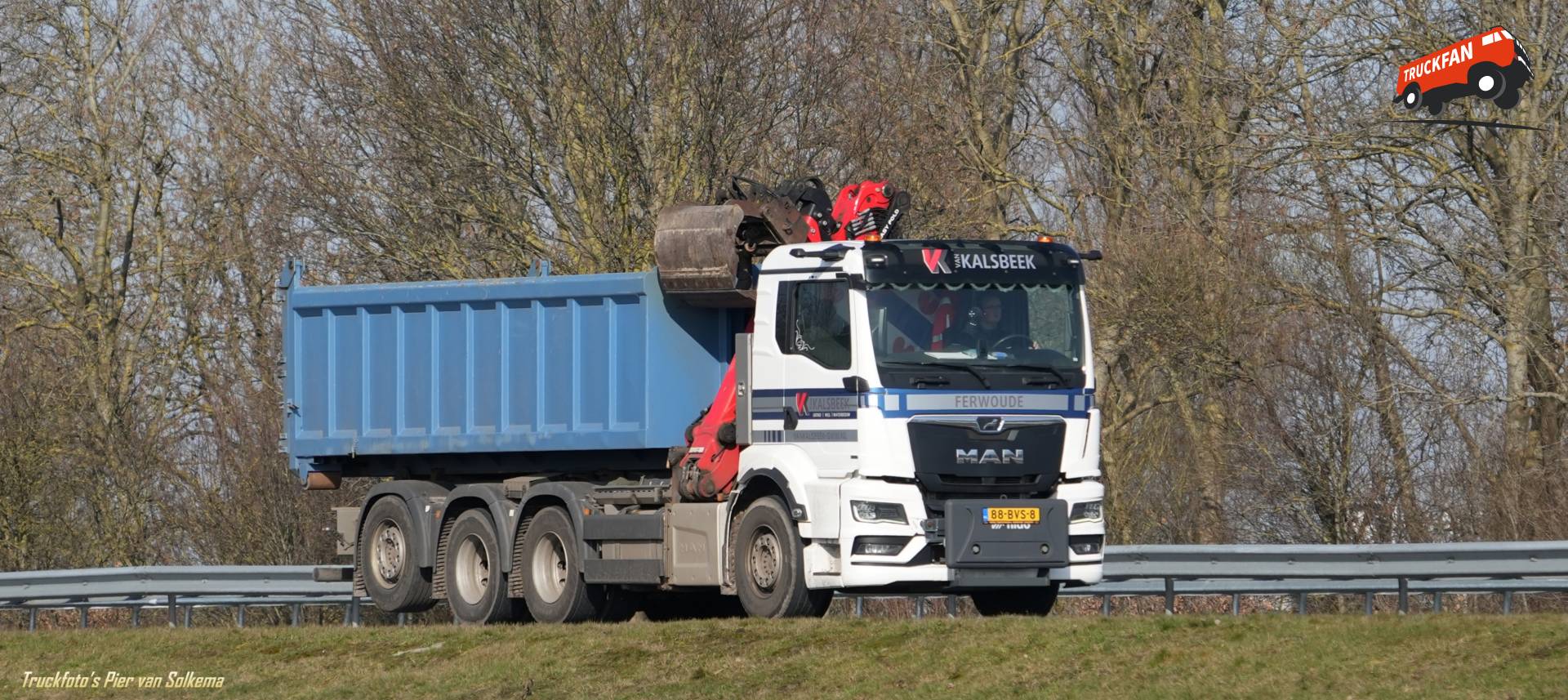 MAN TGS vrachtwagen bij A7 Sneek