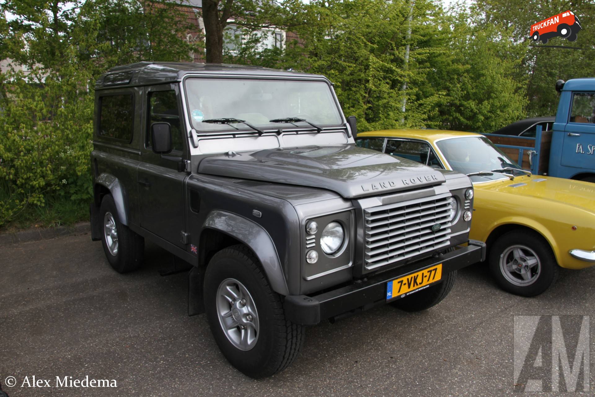 Land Rover Defender op Oldtimerdei Minnertsga