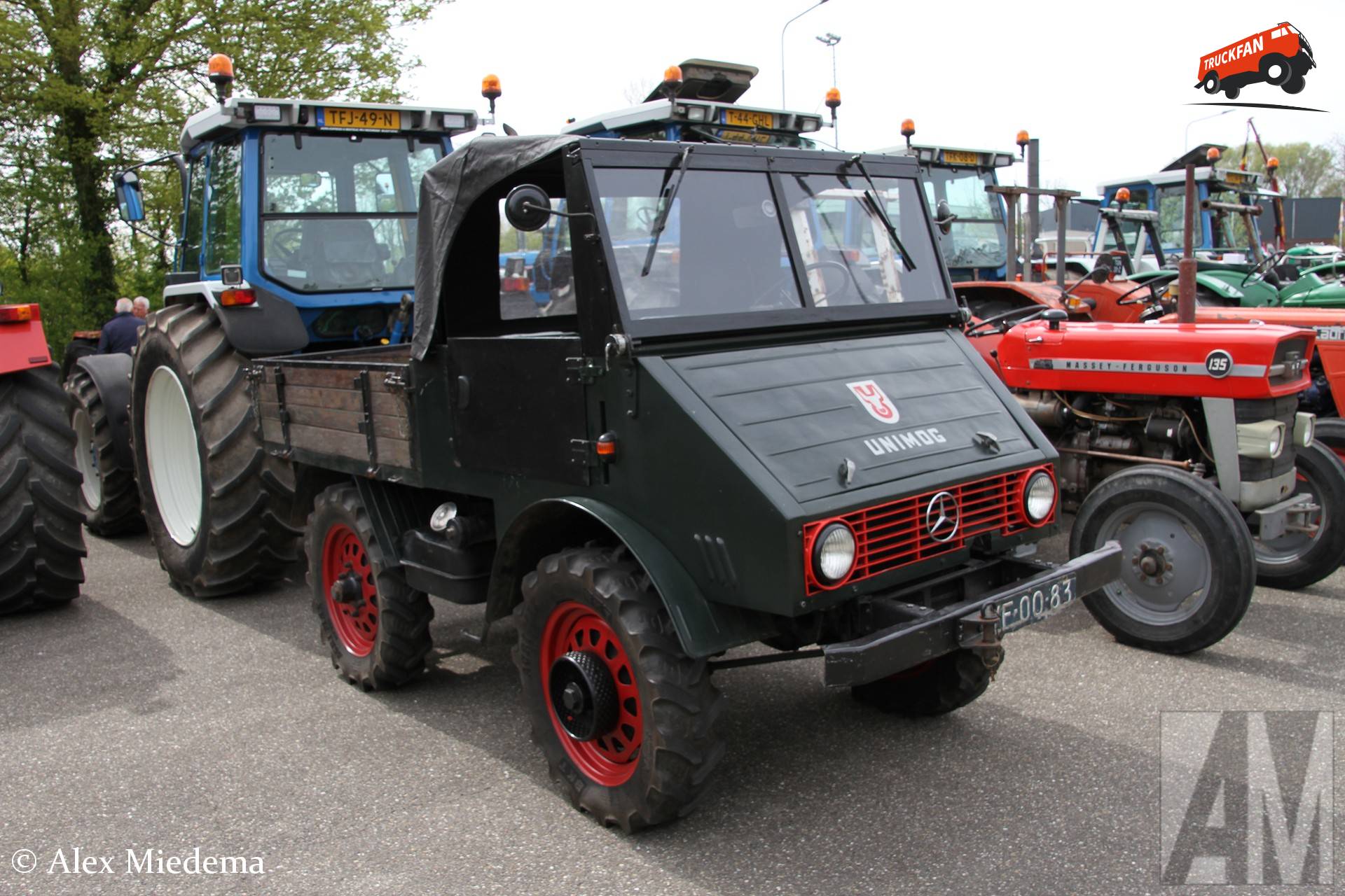 Unimog 401 uit 1954 op Oldtimerdei Minnertsga