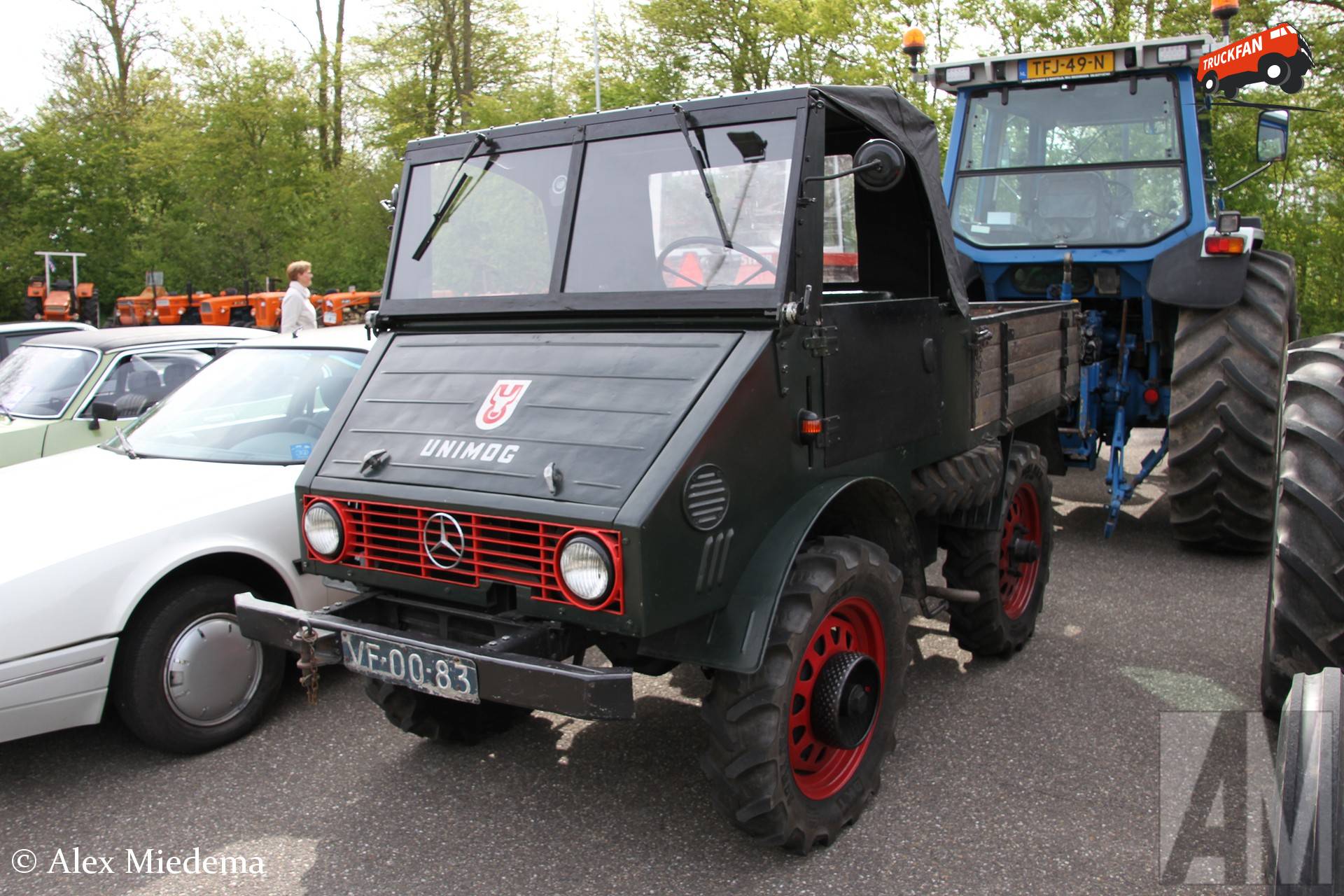 Unimog 401 uit 1954 op Koningsdag
