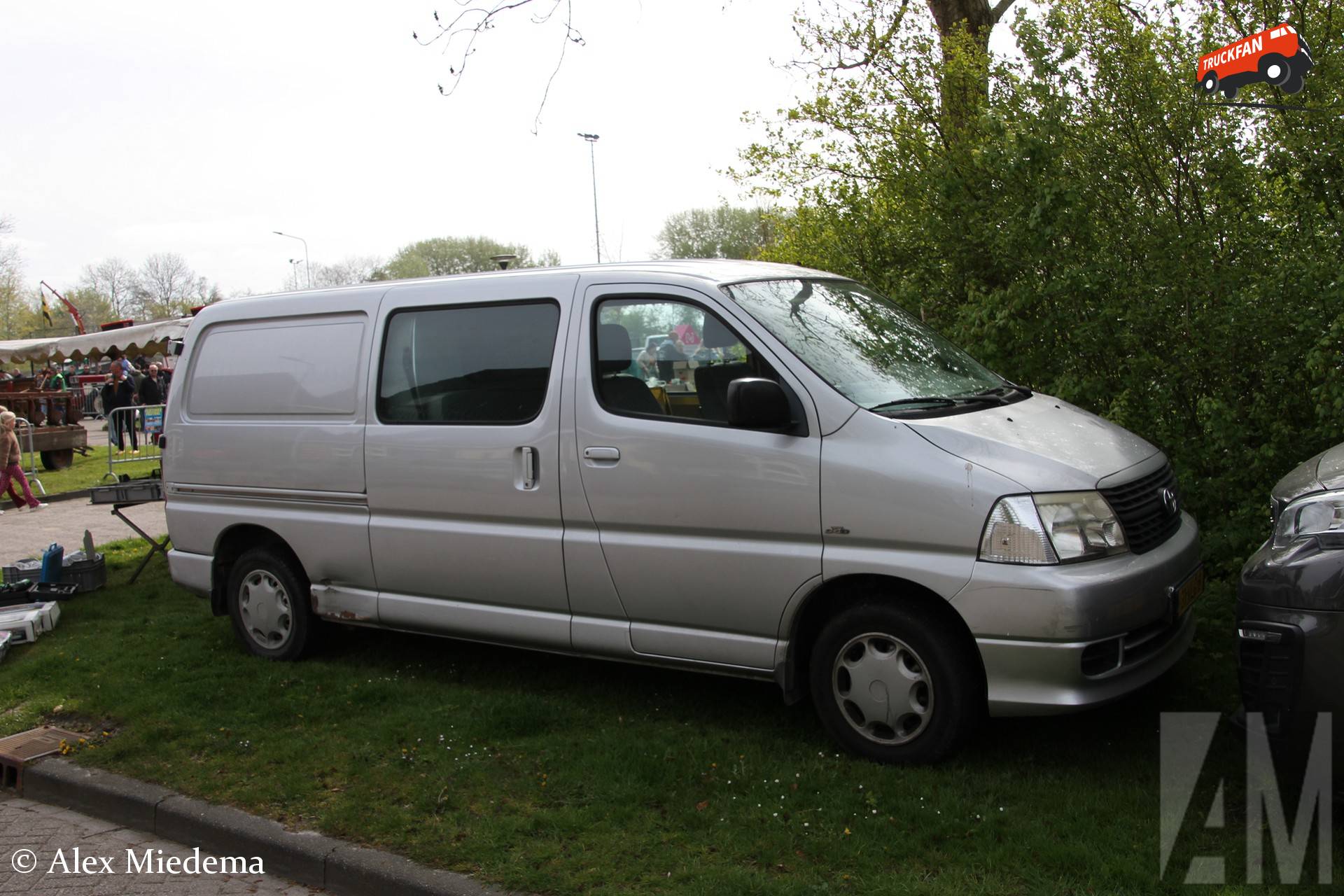 Toyota HiAce op Oldtimerdei Minnertsga