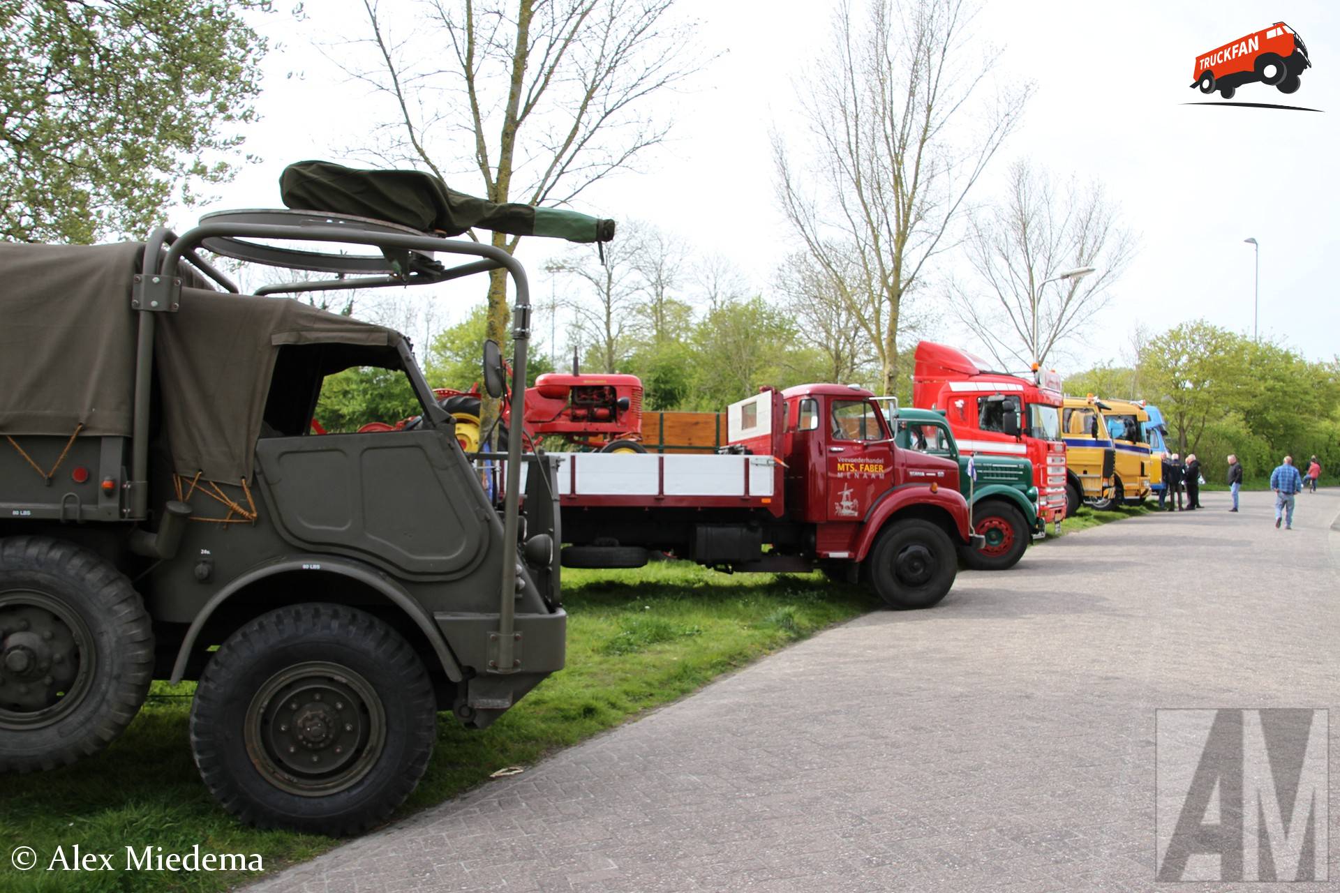 DAF YA 328 opent het truckrijtje van Oldtimerdei Minnertsga