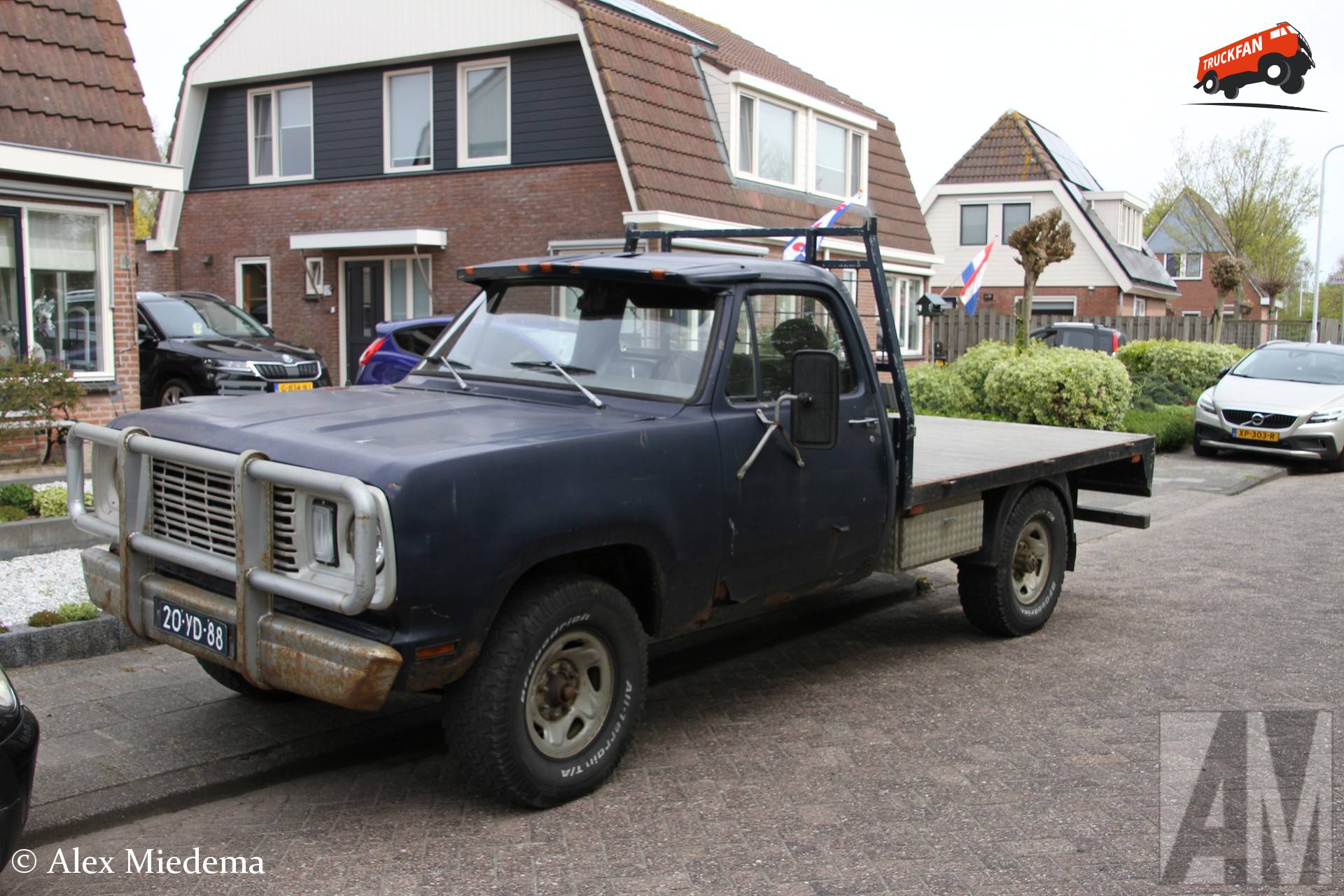 Dodge W200 op Oldtimerdei Minnertsga