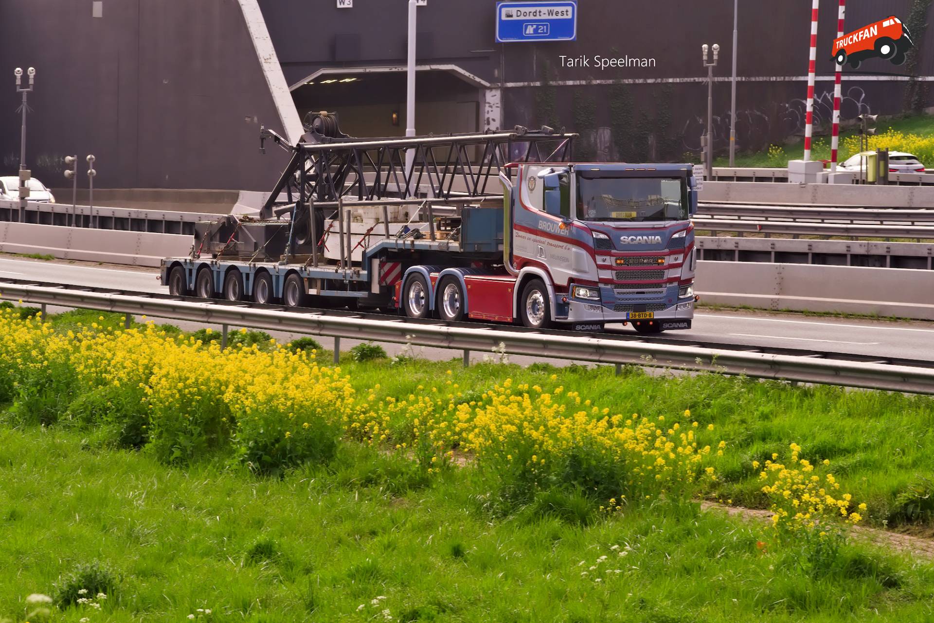 Scania 660R vrachtwagen met kenteken 38-BTD-8
