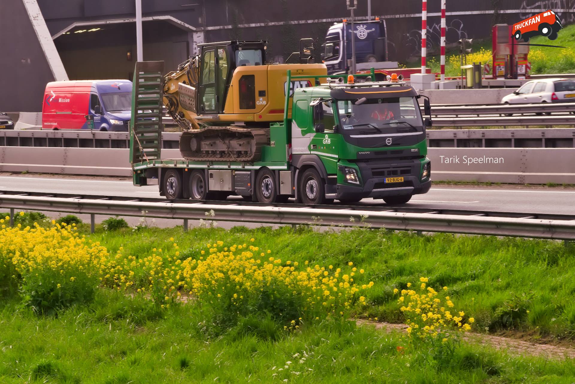 Volvo FMX 2nd Gen machine transport on A16