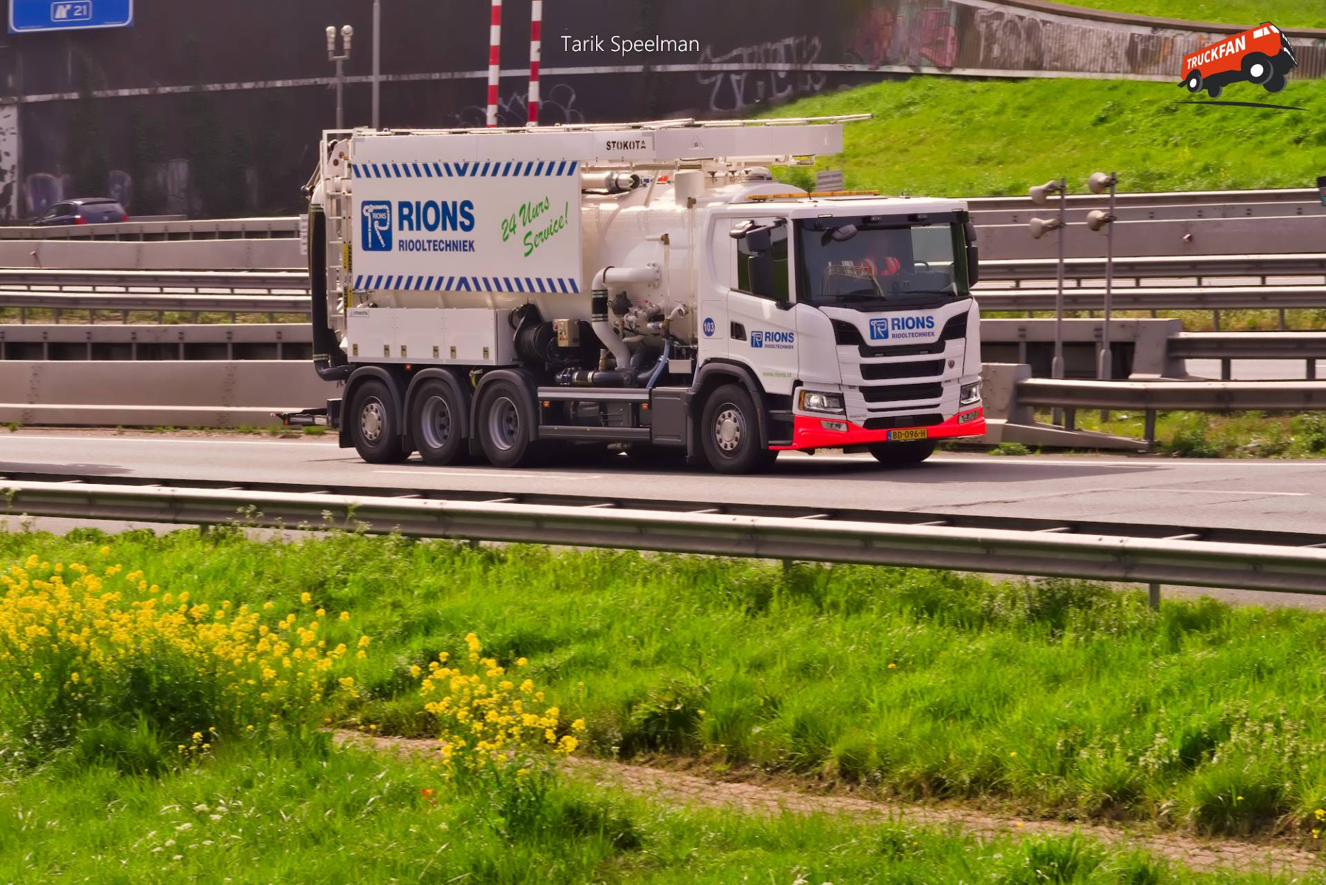 Scania 420G vrachtwagen met kenteken BD-096-H