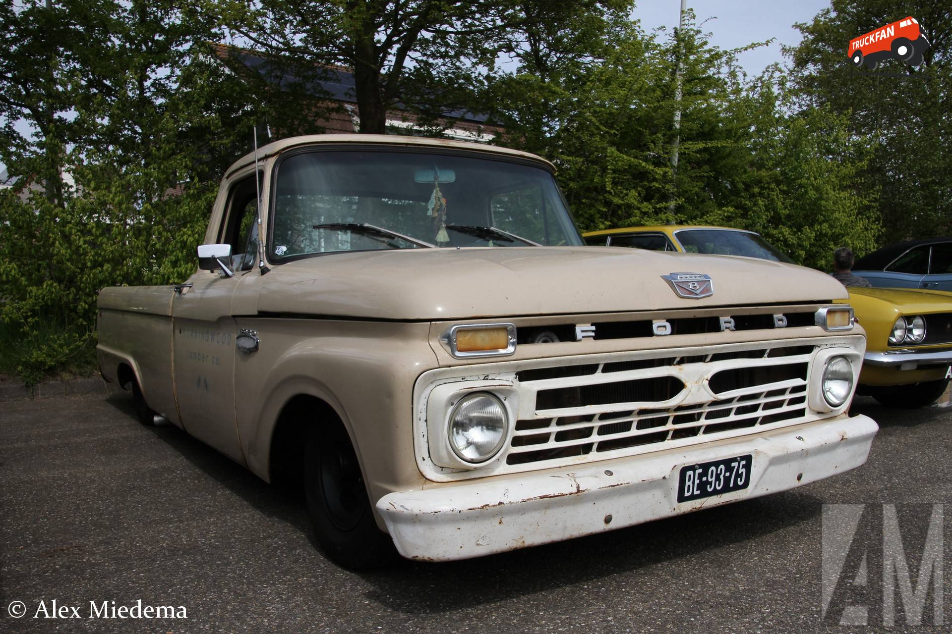 Ford F100 uit 1966 in buikschuiversuitvoering