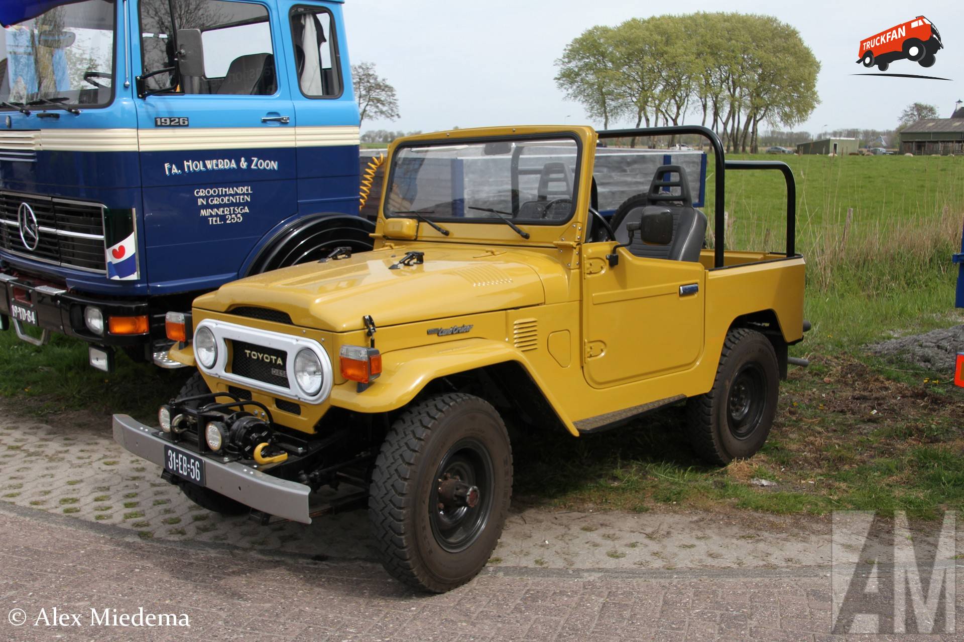 Toyota Landcruiser FJ40 uit 1978 op Oldtimerdei Minnertsga