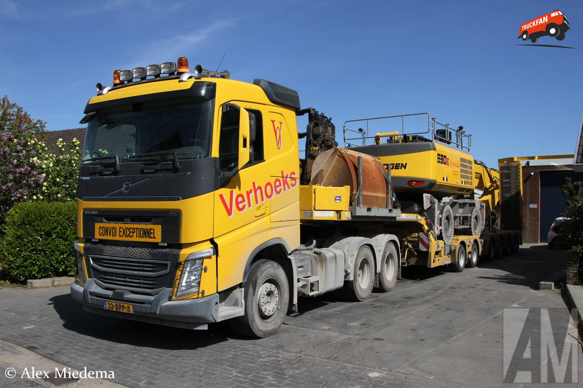 Volvo FH en Sennebogen 830E van Verhoeks Overslag