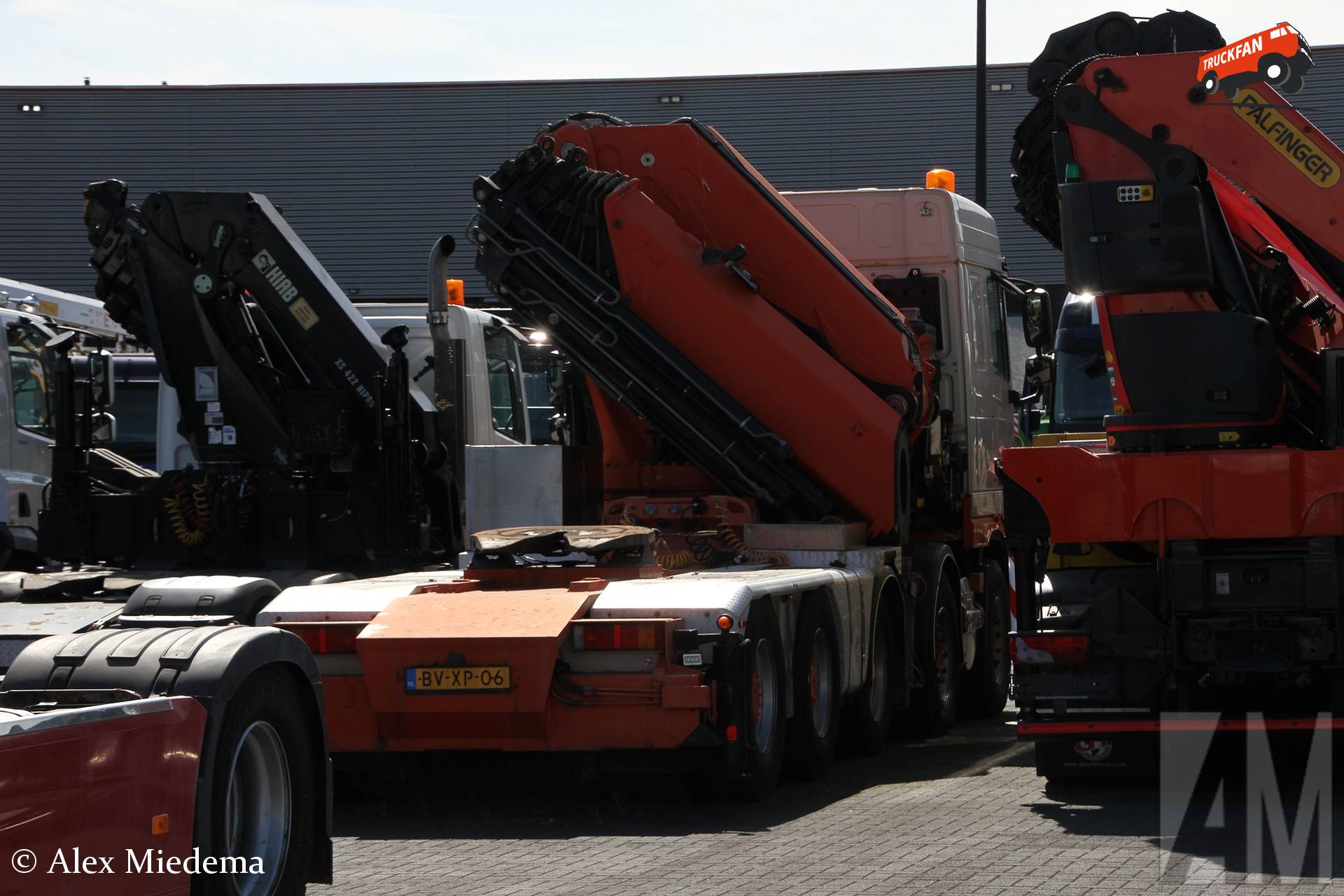 DAF XF105 10x4 truck in Andelst