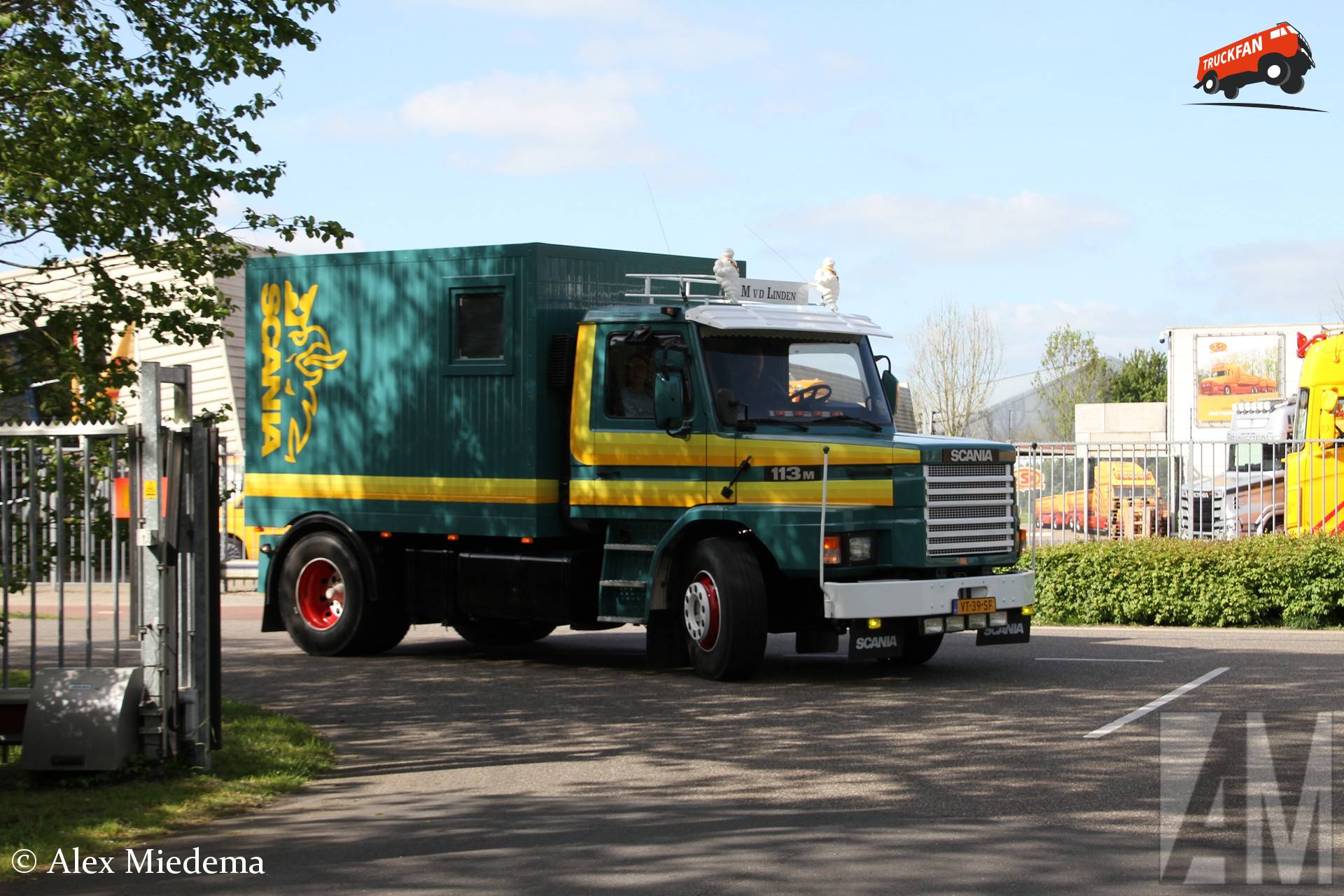 Scania T113 vrachtwagen bij Trucks & Coffee