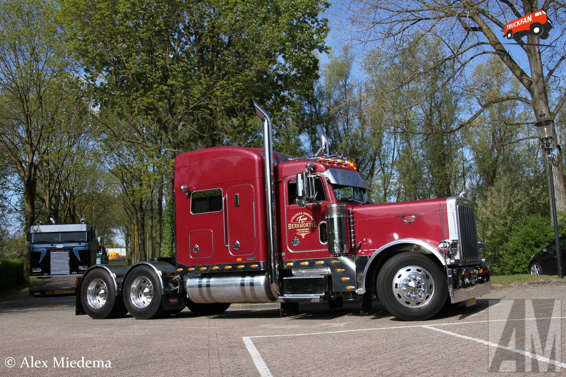 Peterbilt 379 vrachtwagen van Fons Berkmortel