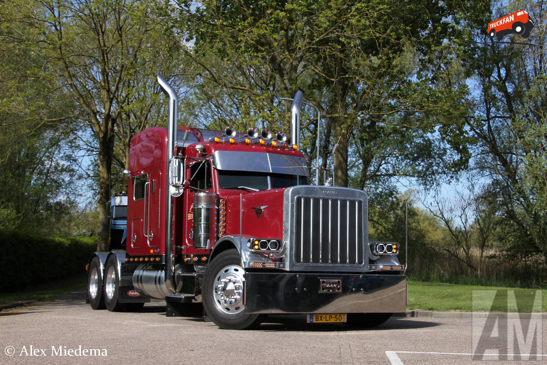Peterbilt 379 truck op Trucks & Coffee evenement