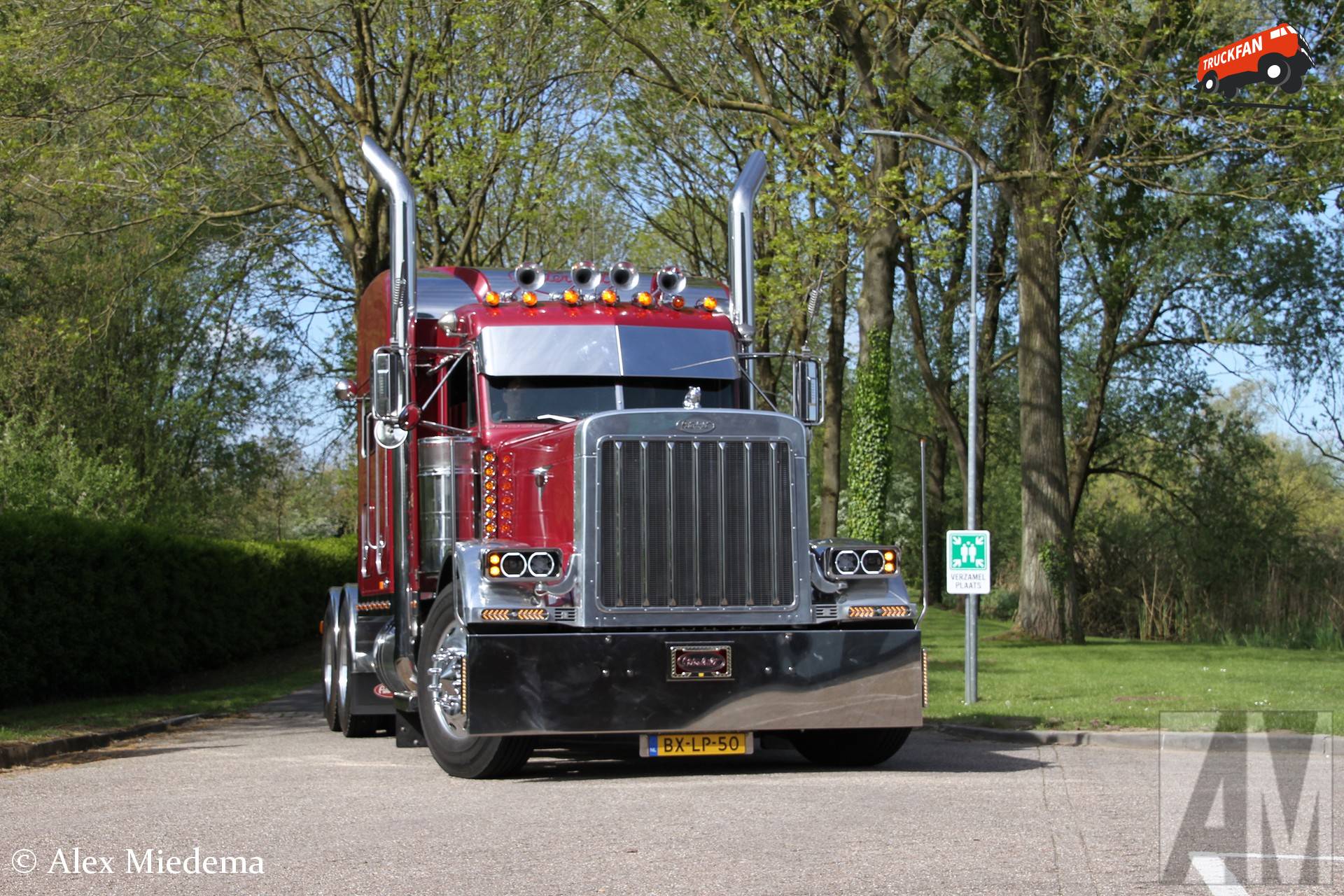 Peterbilt 379 vrachtwagen van Fons Berkmortel