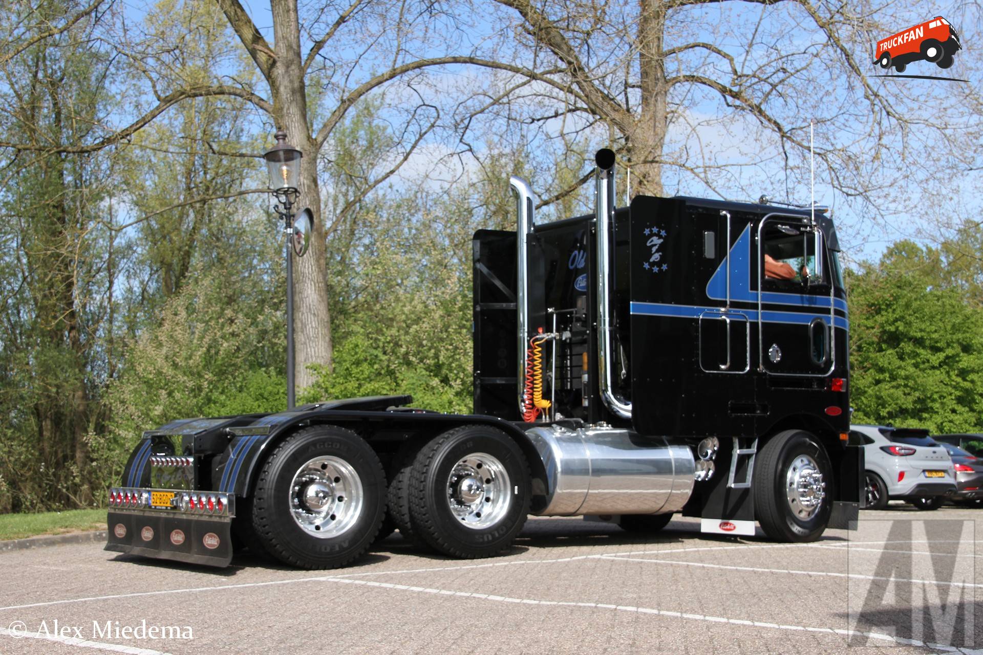 Peterbilt 362 truck bij Trucks & Coffee evenement