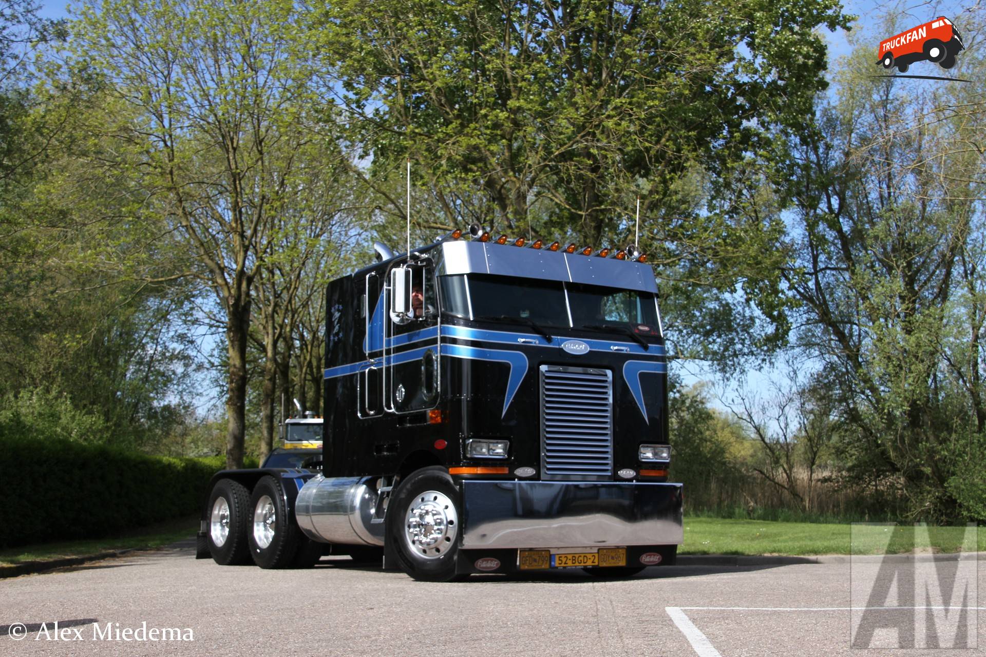 Peterbilt 362 truck at Trucks & Coffee event