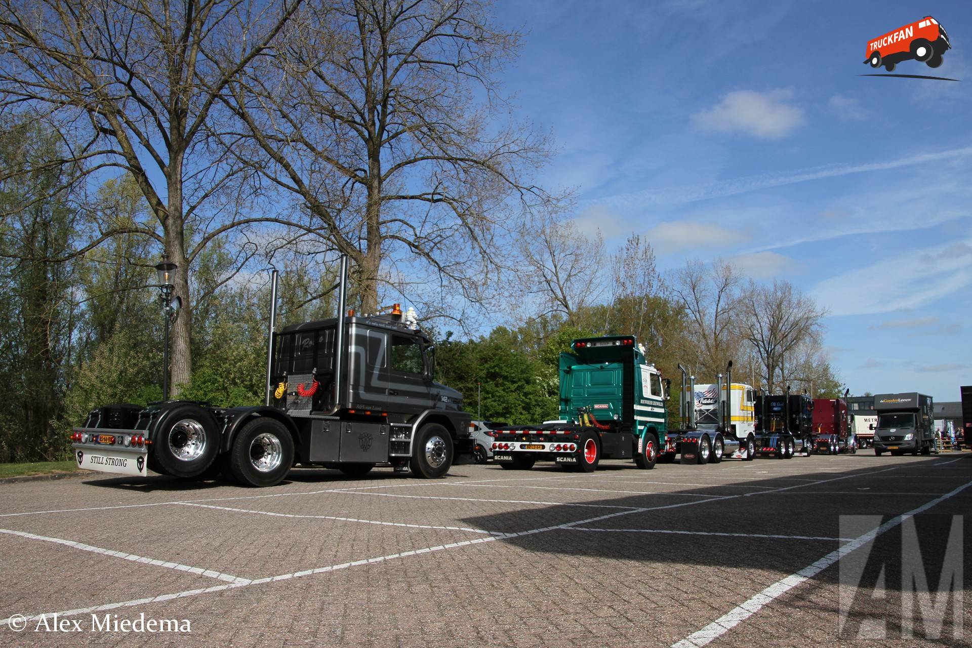 Scania T142 truck bij Trucks & Coffee
