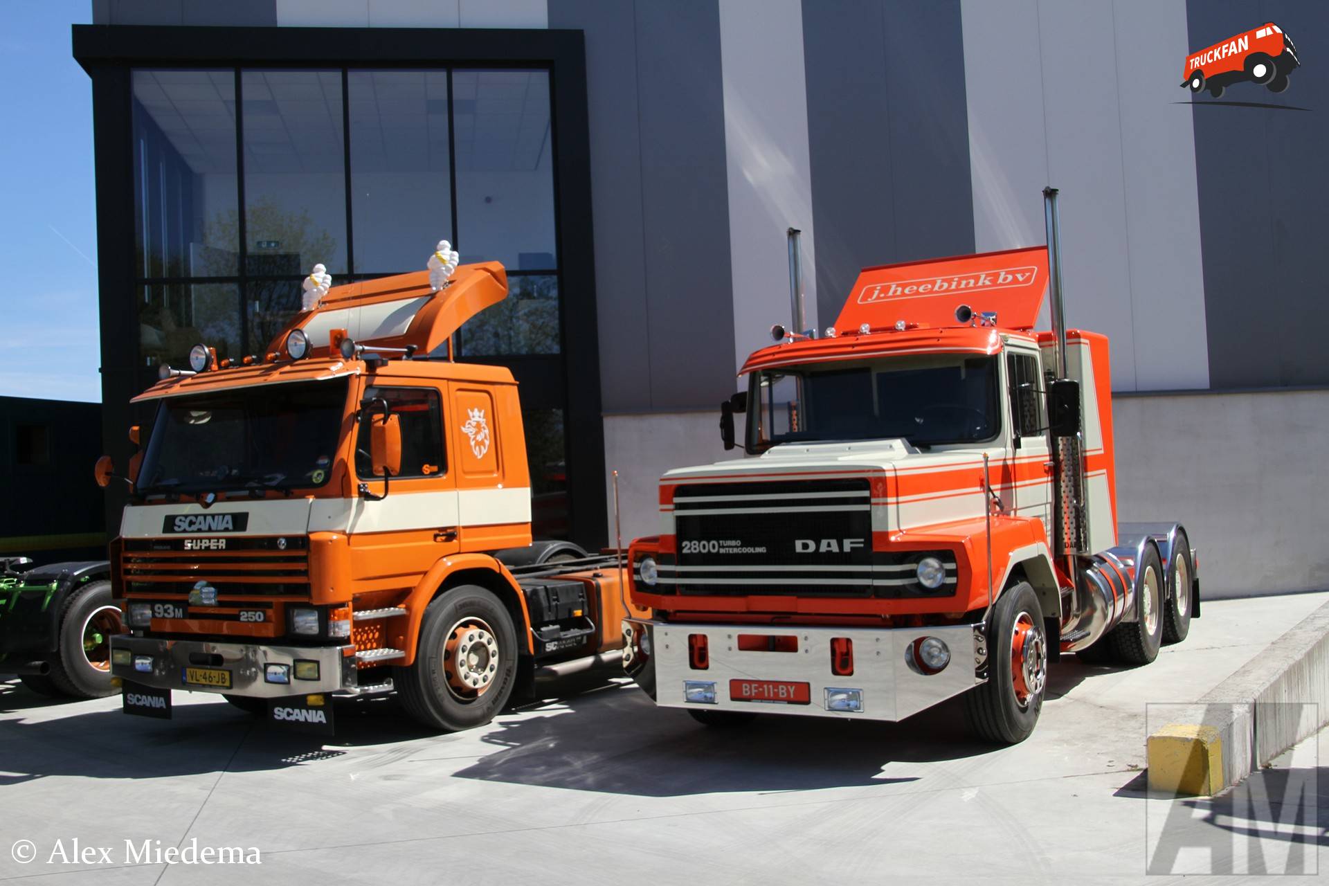 Scania 93 en DAF N2800 trucks op evenement