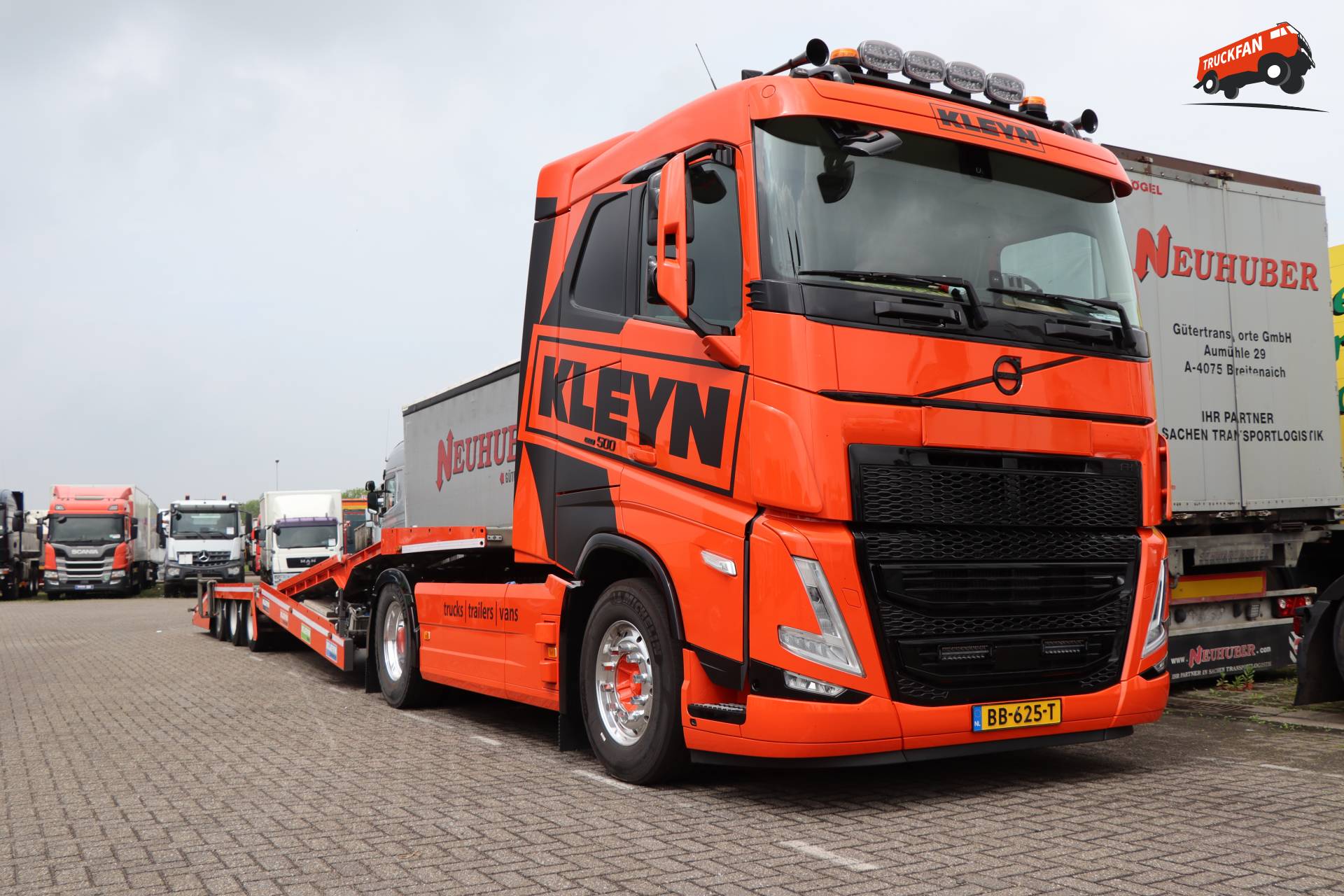 Volvo FH 500 met Estepe oplegger bij Kleyn Trucks Vuren