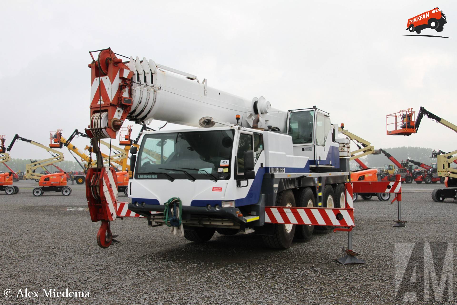 Liebherr LTM1060 Crane at Benelux auction