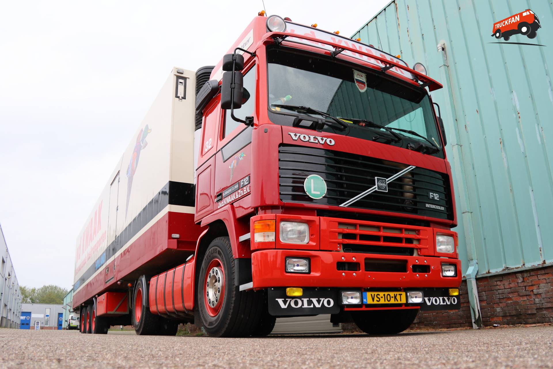 Volvo F12 vrachtwagen van Van der Kwaak