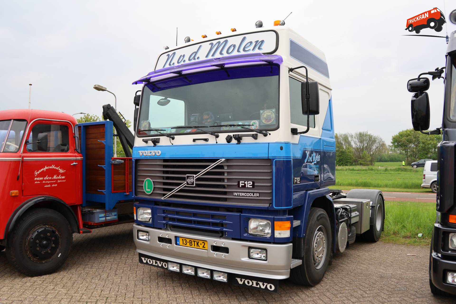 Volvo F12 vrachtwagen van N vd Molen